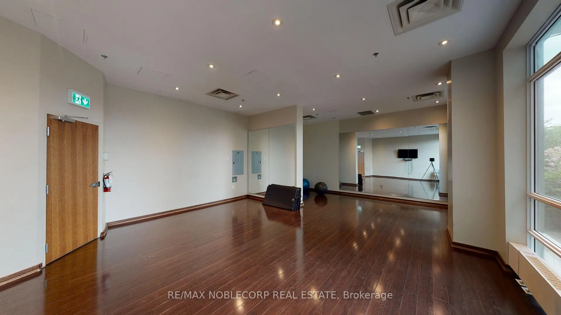 Photo 13 of Unit 212, 215 Queen Street E, Brampton, Bramalea North Industrial — HOMEH