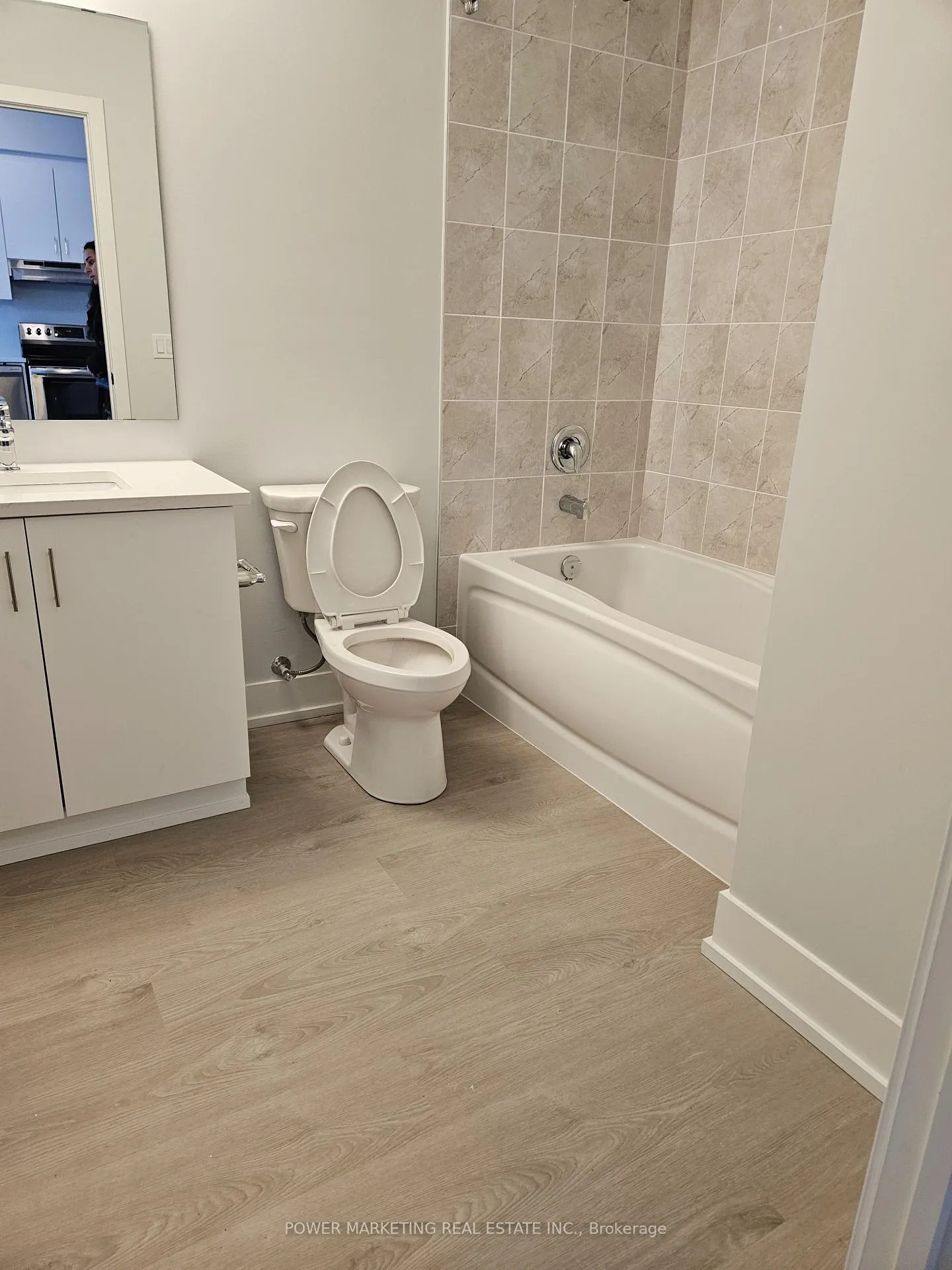 Photo 11 of Unit 303, 1350 Hemlock Road, Ottawa, CFB Rockcliffe and Area — HOMEH