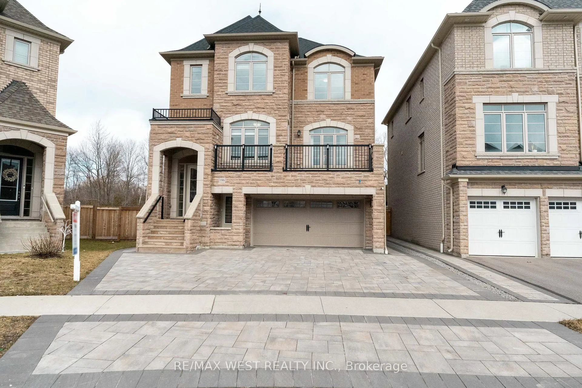 Photo 1 of 186 Bralorne Trail, Pickering, Highbush — HOMEH