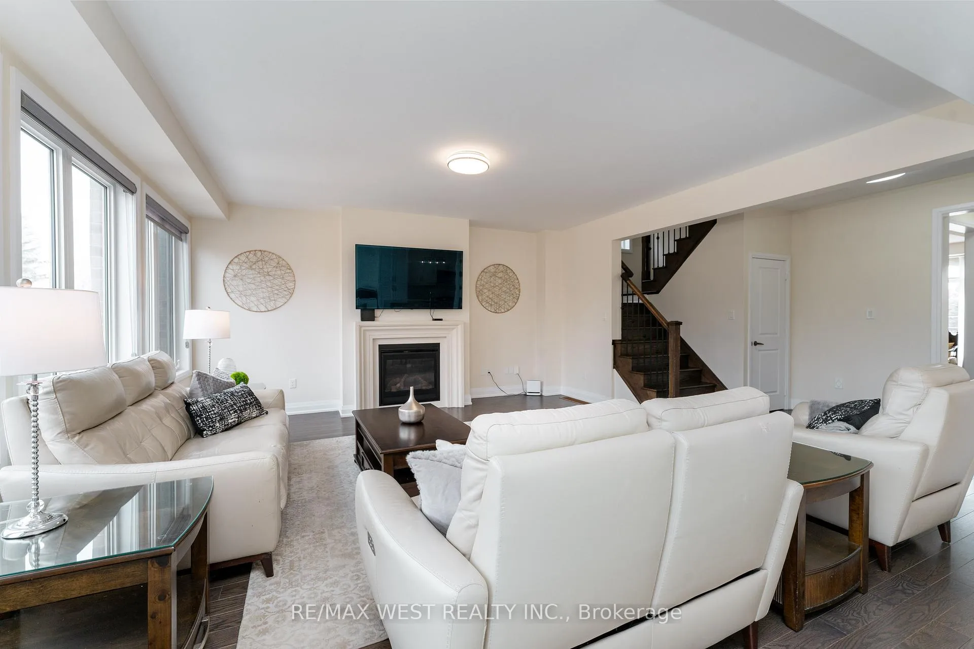 Photo 17 of 186 Bralorne Trail, Pickering, Highbush — HOMEH