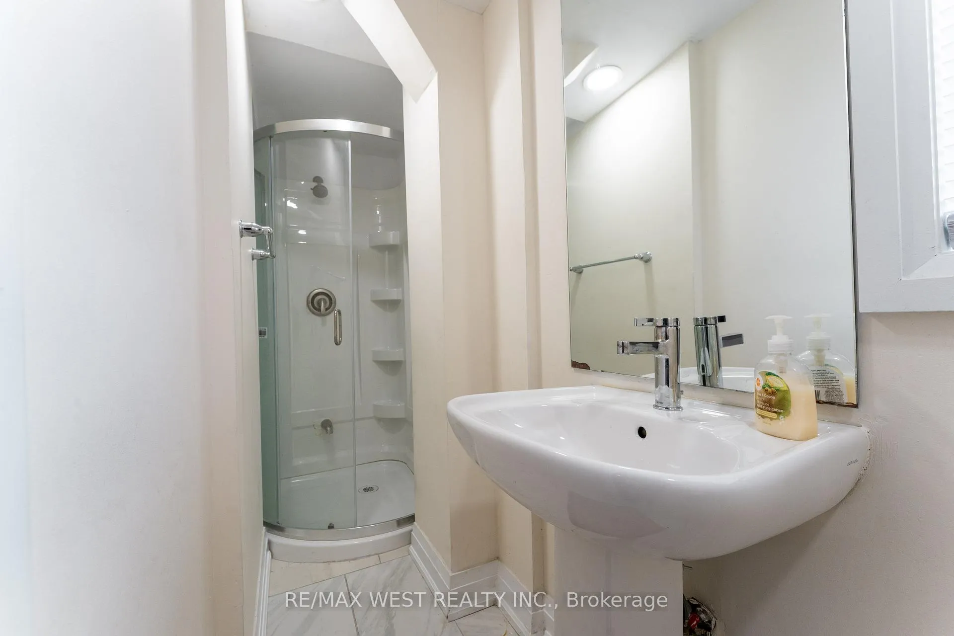 Photo 34 of 186 Bralorne Trail, Pickering, Highbush — HOMEH
