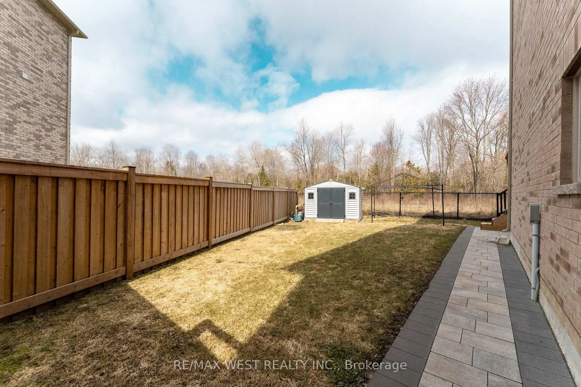 Photo 42 of 186 Bralorne Trail, Pickering, Highbush — HOMEH