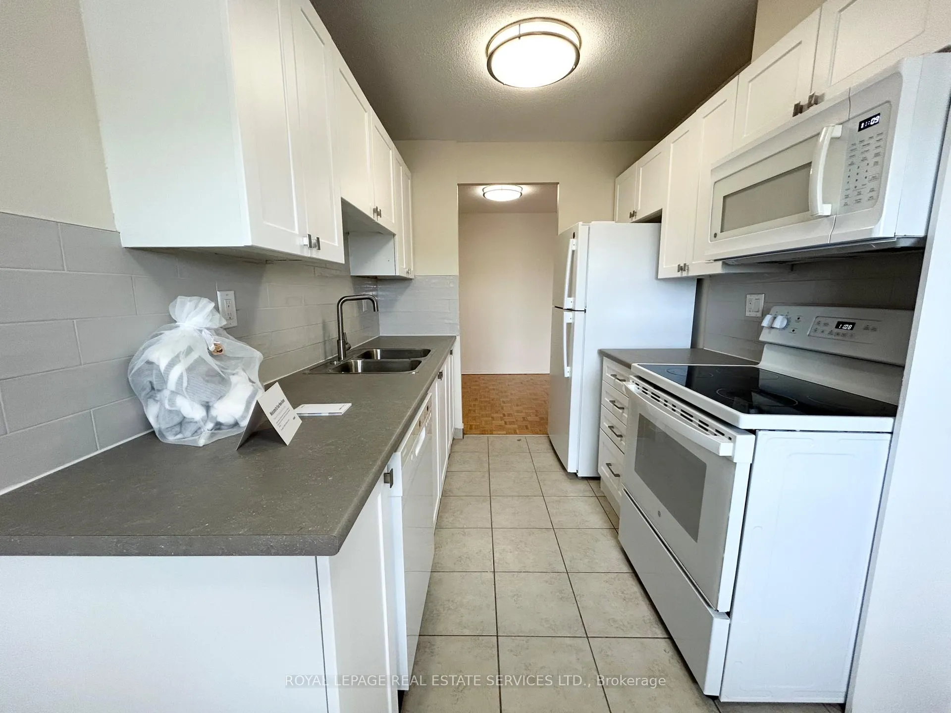 Photo 5 of Unit 504, 16 Cedarwoods Crescent, Kitchener — HOMEH