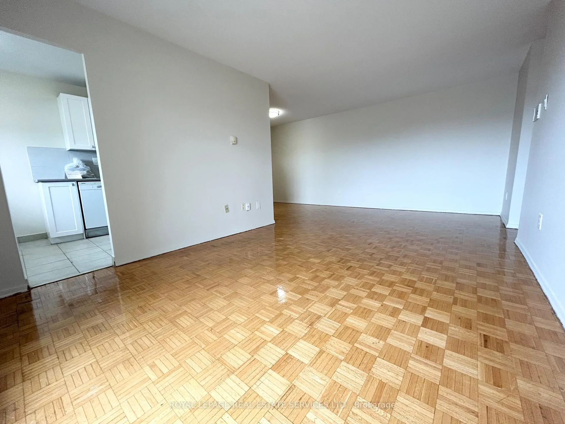 Photo 8 of Unit 504, 16 Cedarwoods Crescent, Kitchener — HOMEH