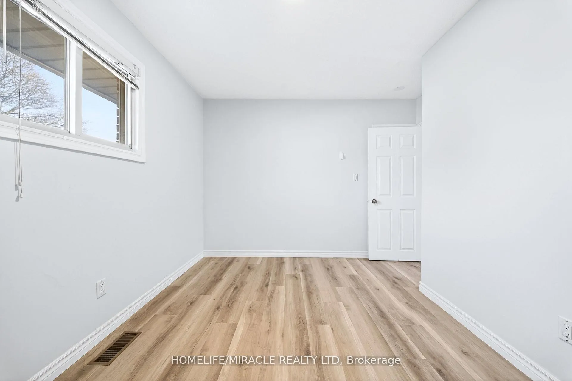 Photo 24 of 100 West 3rd Street, Hamilton, Bonnington — HOMEH