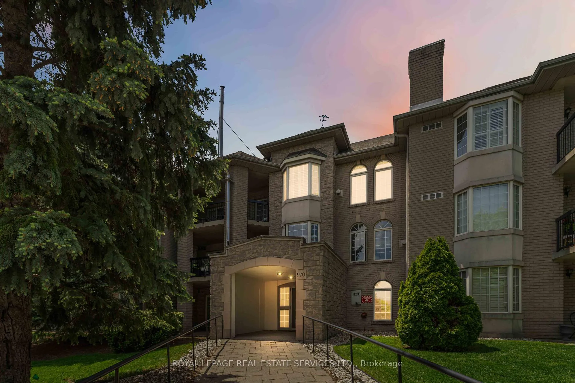 Photo 2 of Unit 205, 970 Golf Links Road, Hamilton, Meadowlands — HOMEH