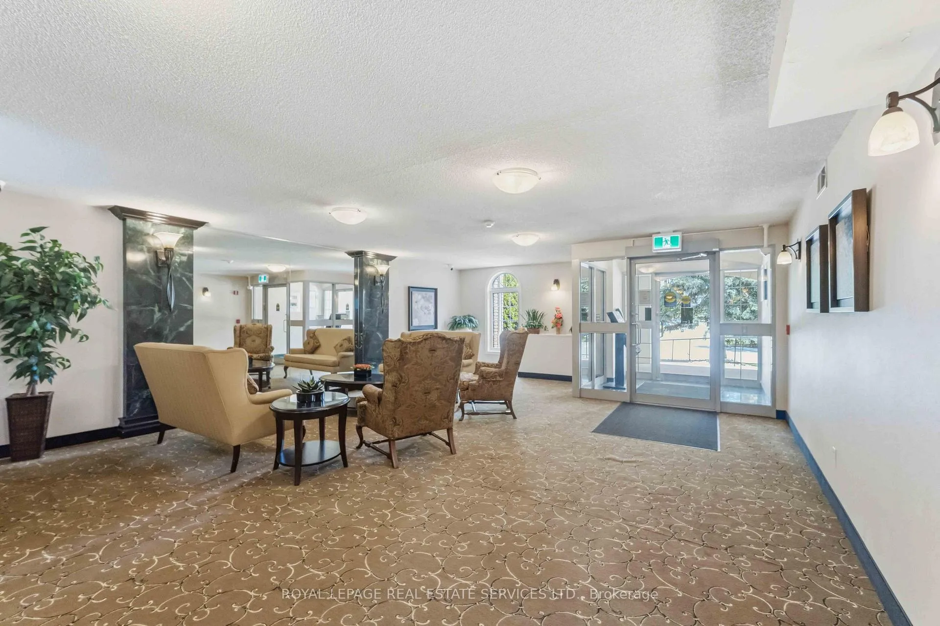 Photo 3 of Unit 205, 970 Golf Links Road, Hamilton, Meadowlands — HOMEH