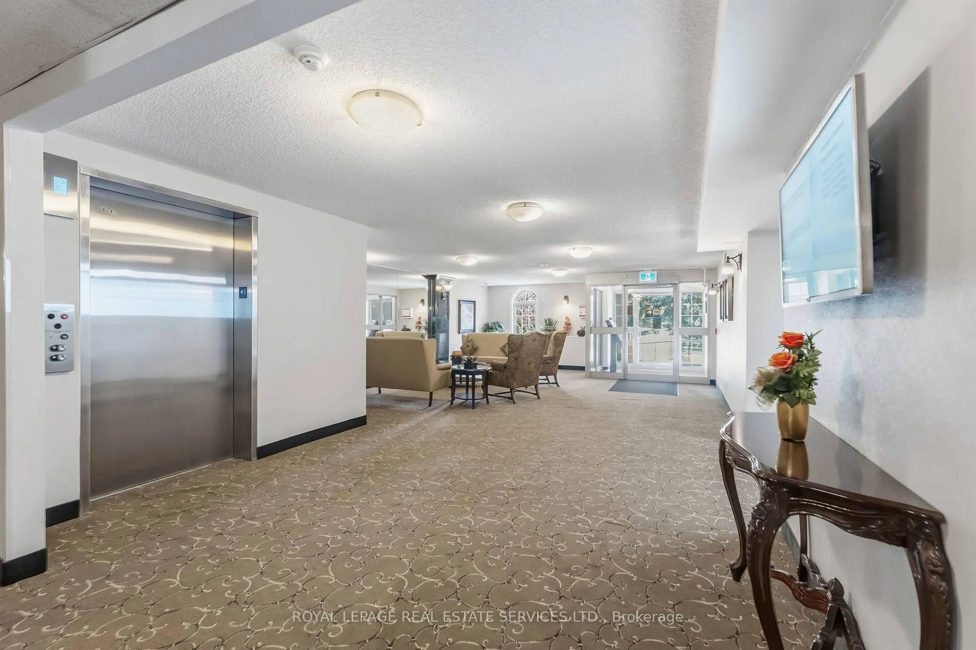 Photo 4 of Unit 205, 970 Golf Links Road, Hamilton, Meadowlands — HOMEH