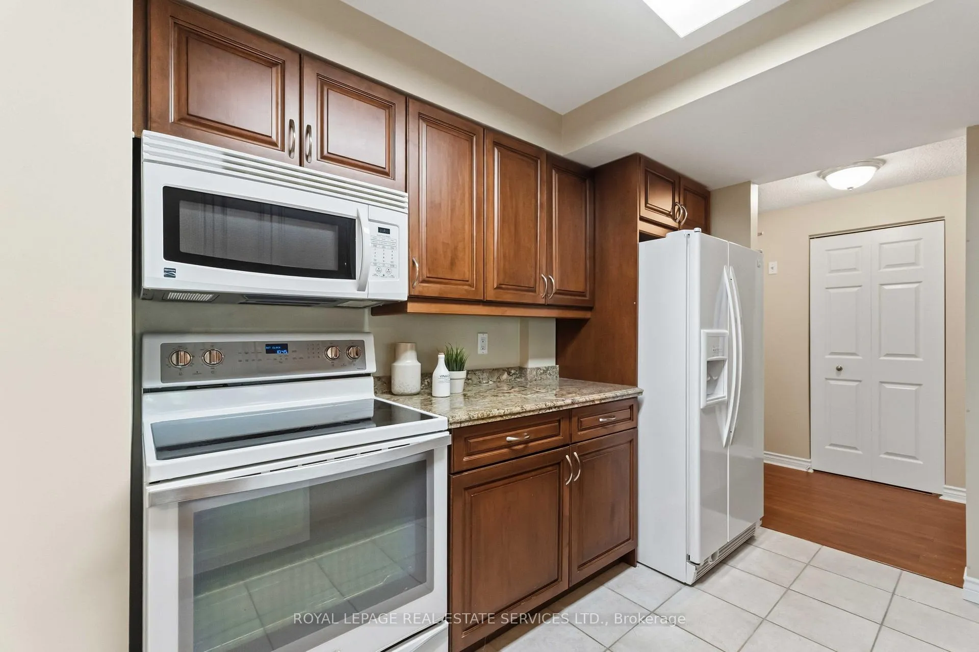 Photo 22 of Unit 205, 970 Golf Links Road, Hamilton, Meadowlands — HOMEH