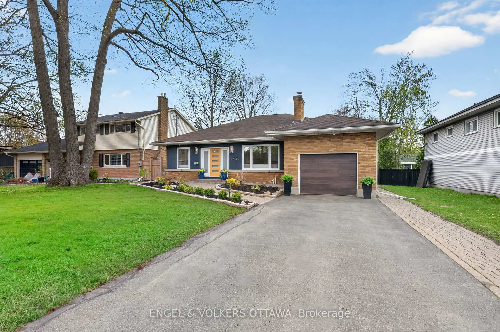 Photo 2 of 1530 Caton Street, Ottawa, Alta Vista/Faircrest Heights — HOMEH