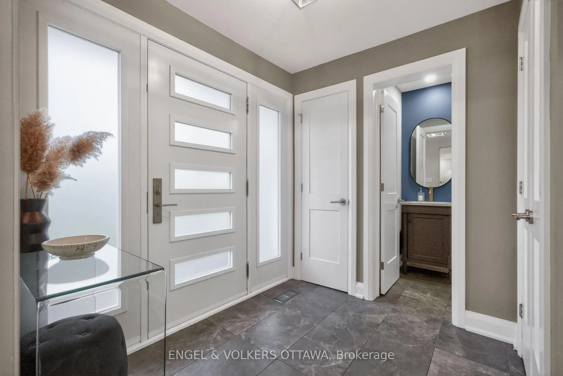 Photo 3 of 1530 Caton Street, Ottawa, Alta Vista/Faircrest Heights — HOMEH
