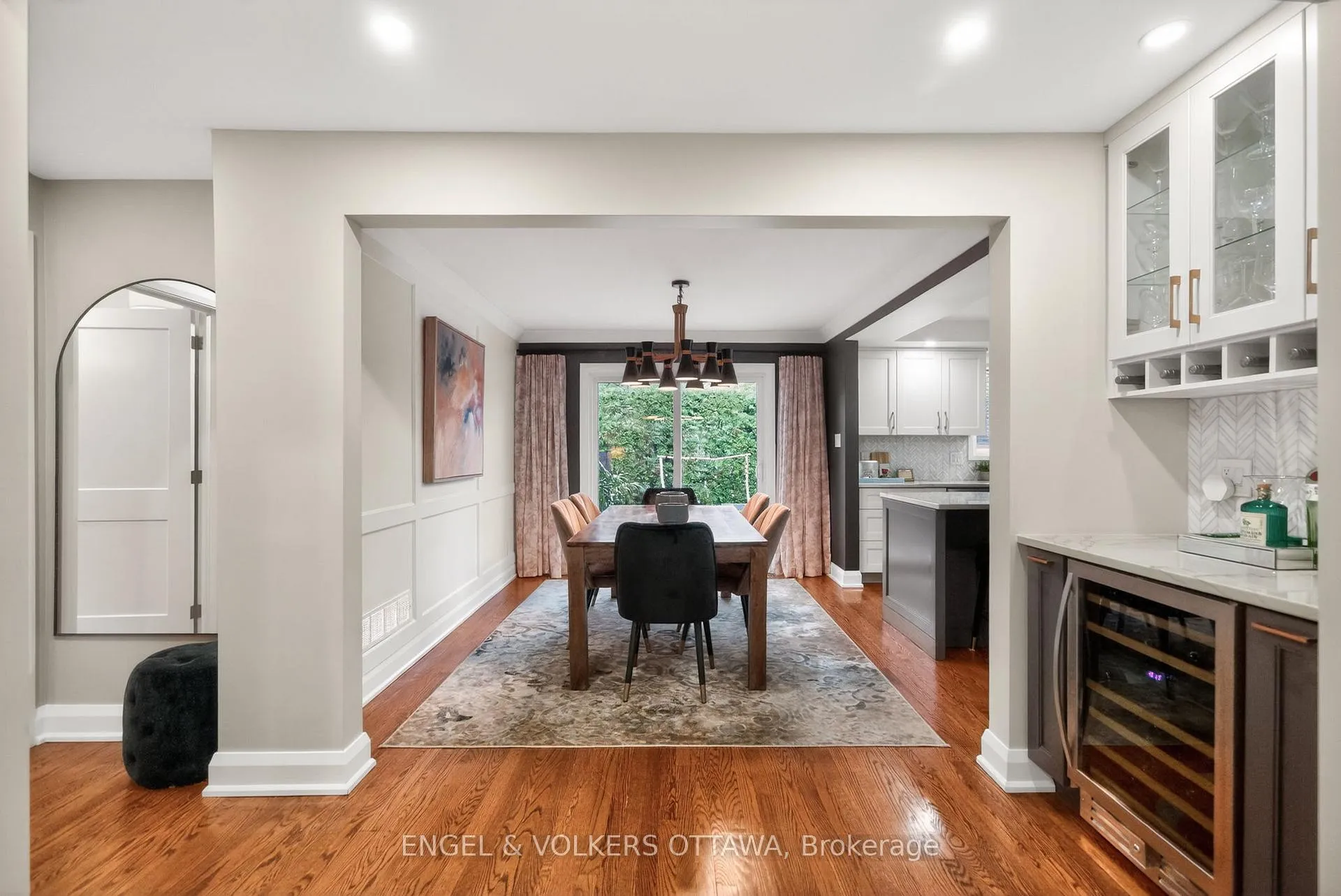 Photo 10 of 1530 Caton Street, Ottawa, Alta Vista/Faircrest Heights — HOMEH