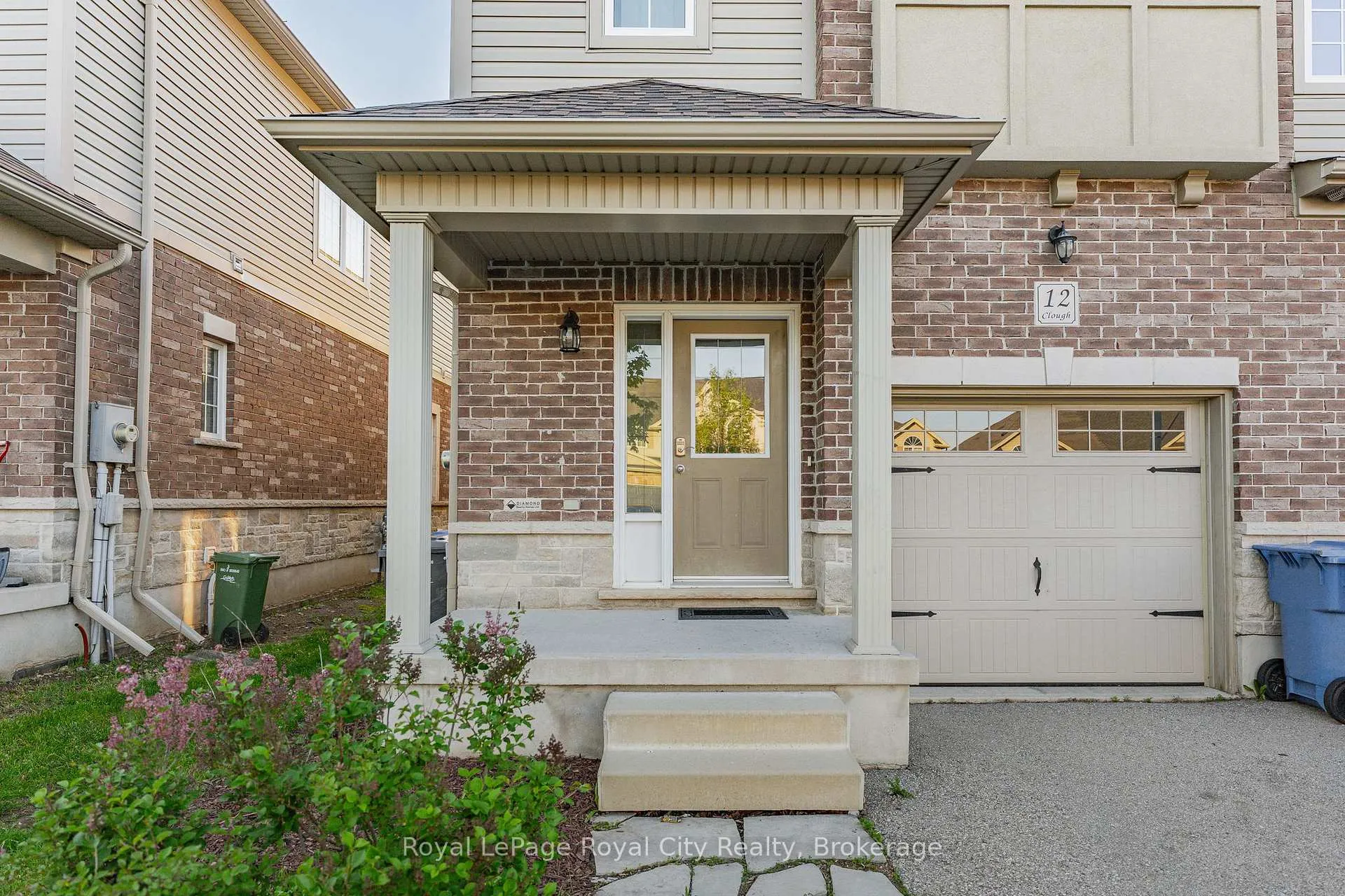 Photo 2 of 12 Clough Crescent, Guelph, Pineridge/Westminster Woods — HOMEH