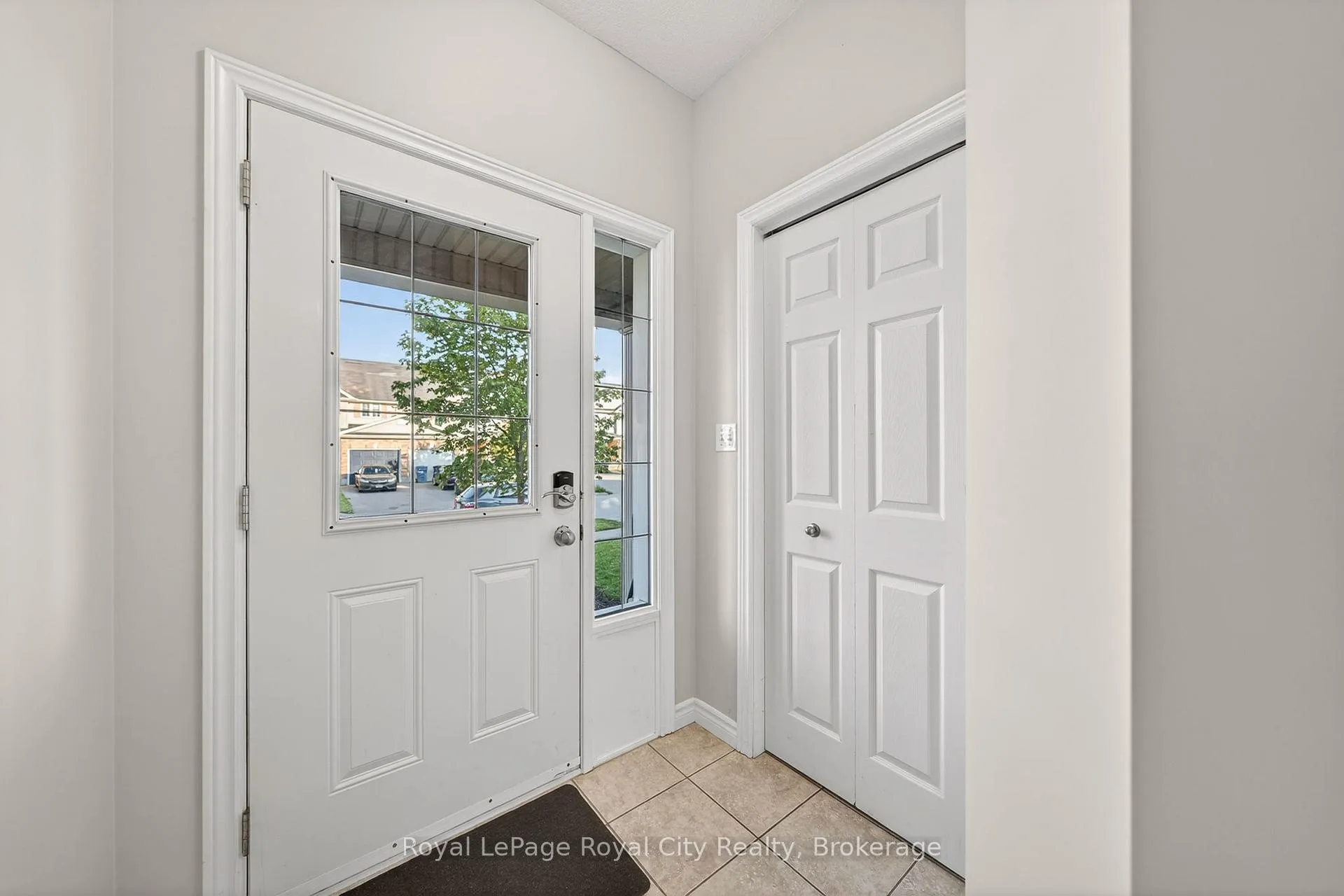 Photo 3 of 12 Clough Crescent, Guelph, Pineridge/Westminster Woods — HOMEH