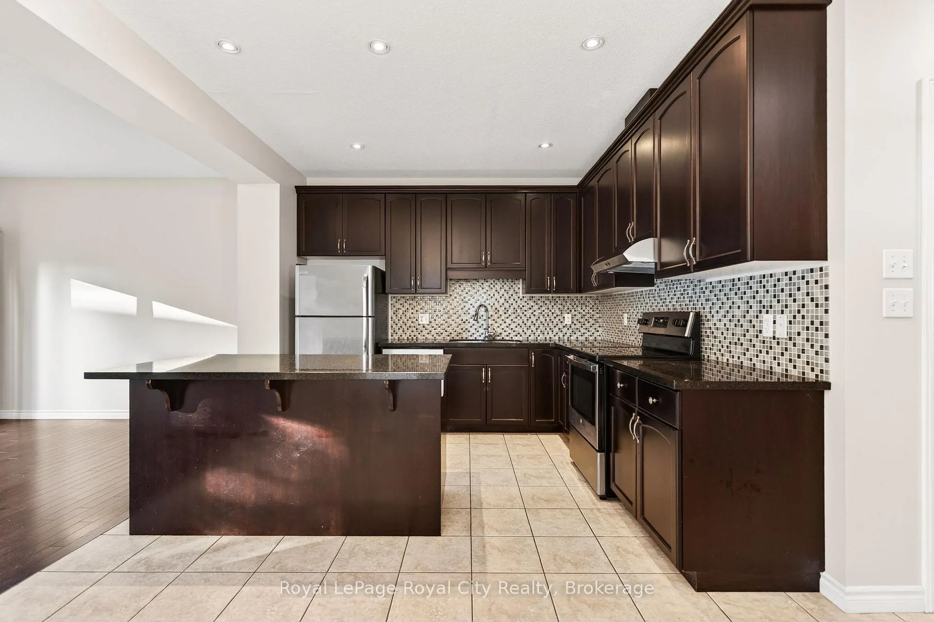 Photo 6 of 12 Clough Crescent, Guelph, Pineridge/Westminster Woods — HOMEH