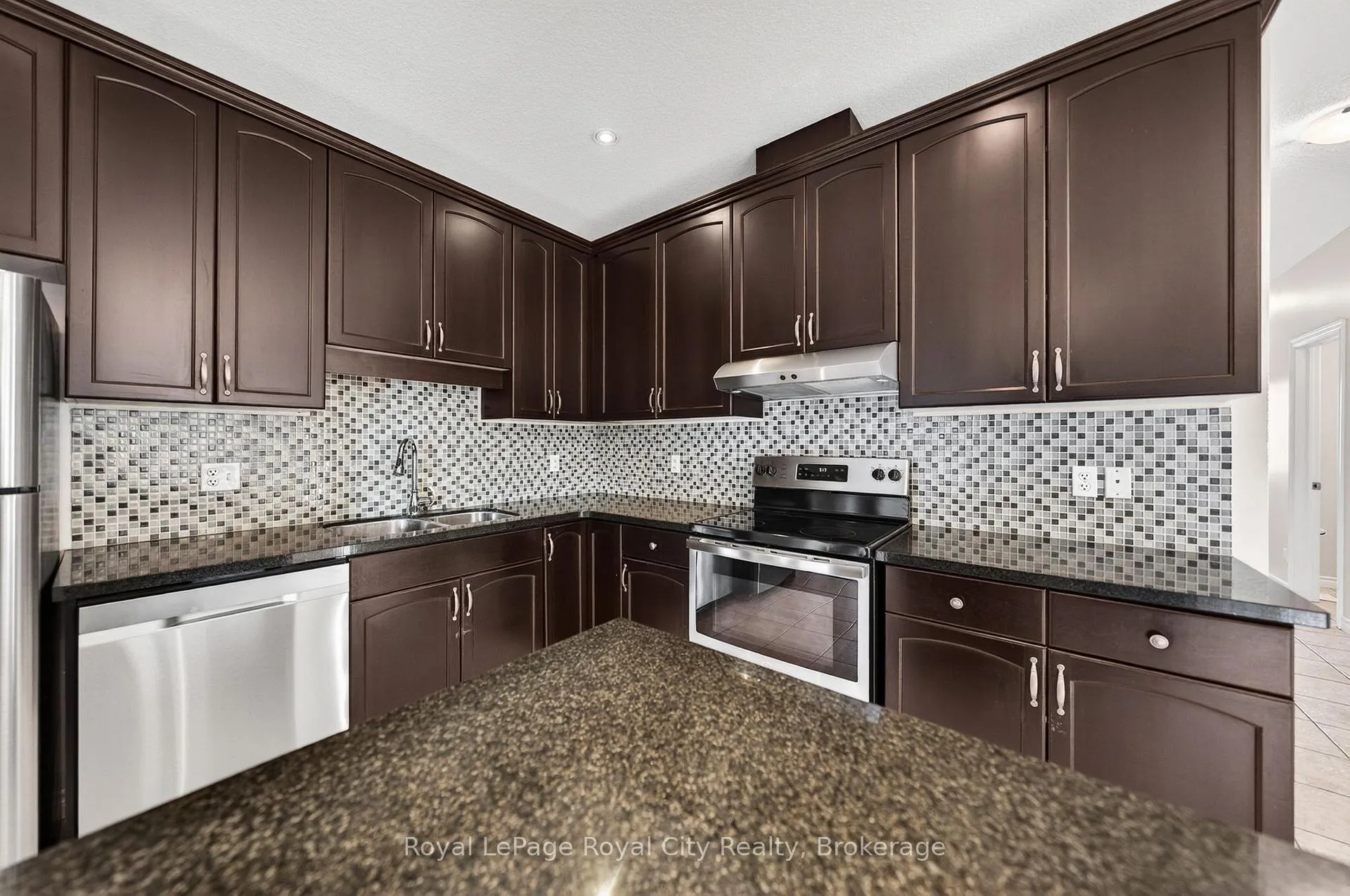 Photo 8 of 12 Clough Crescent, Guelph, Pineridge/Westminster Woods — HOMEH