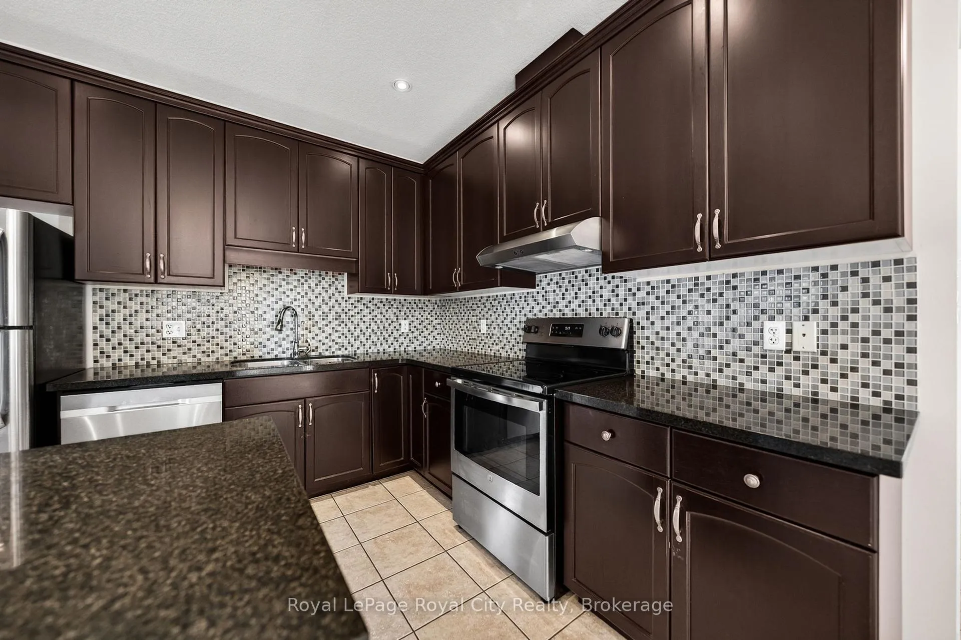 Photo 9 of 12 Clough Crescent, Guelph, Pineridge/Westminster Woods — HOMEH