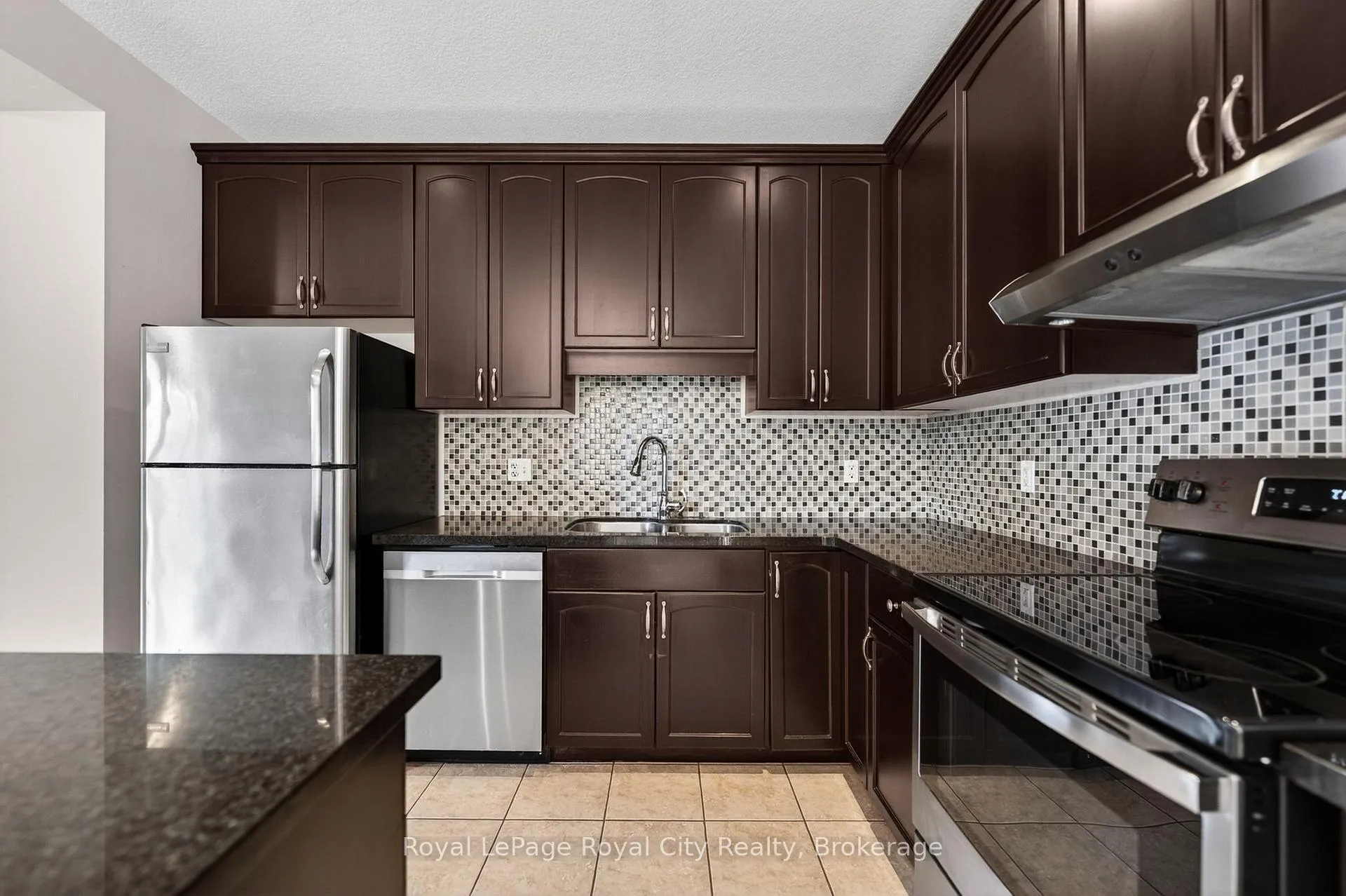 Photo 10 of 12 Clough Crescent, Guelph, Pineridge/Westminster Woods — HOMEH