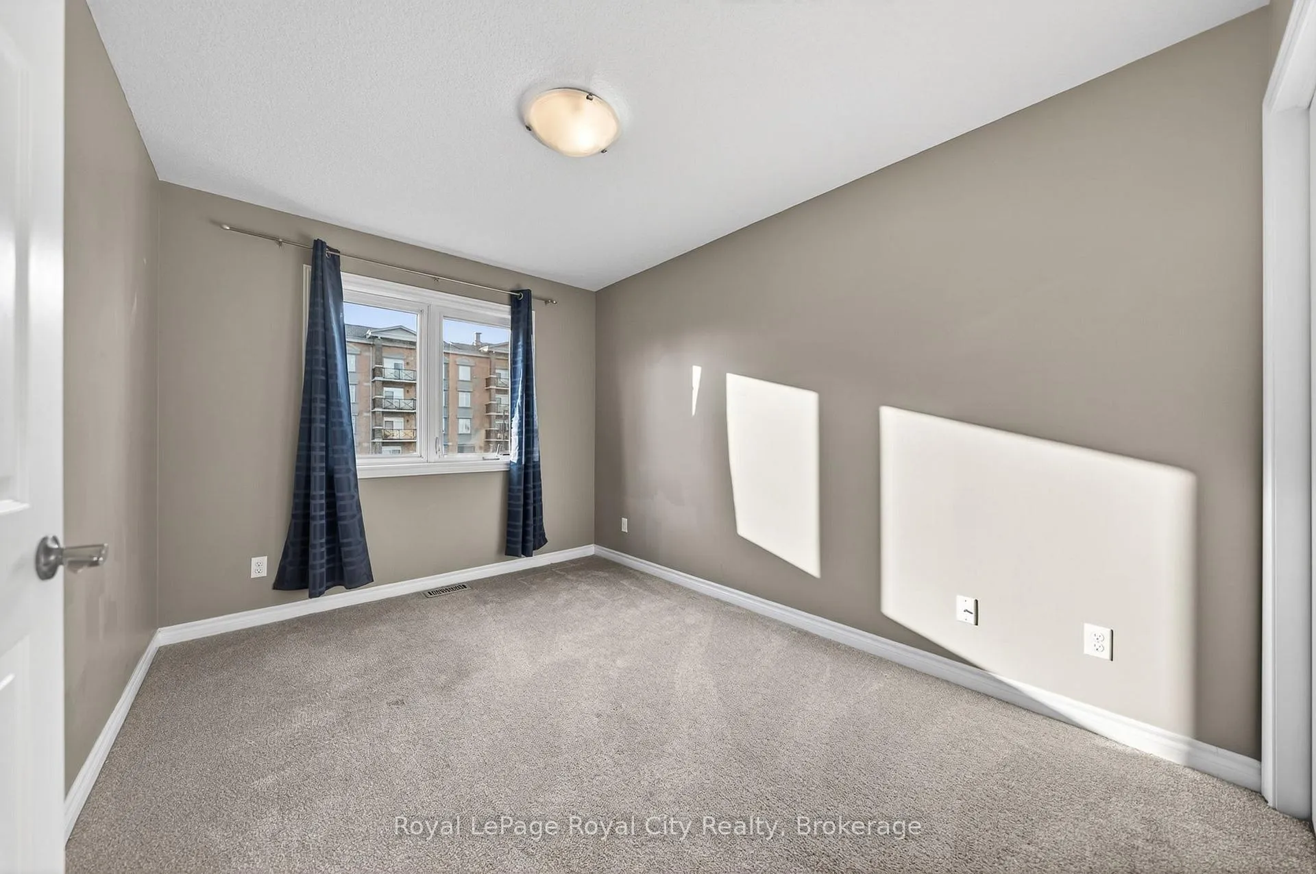 Photo 29 of 12 Clough Crescent, Guelph, Pineridge/Westminster Woods — HOMEH