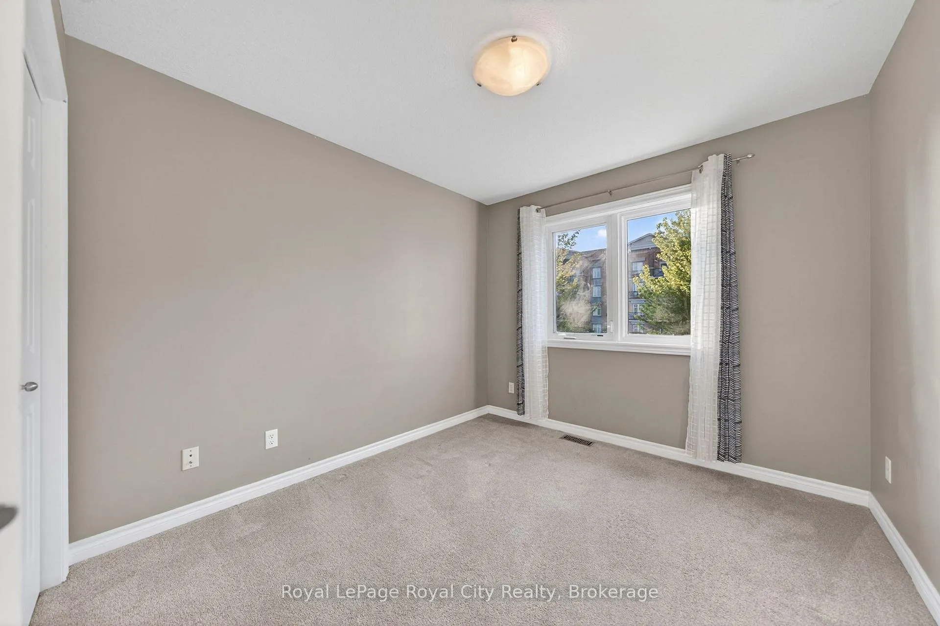 Photo 31 of 12 Clough Crescent, Guelph, Pineridge/Westminster Woods — HOMEH