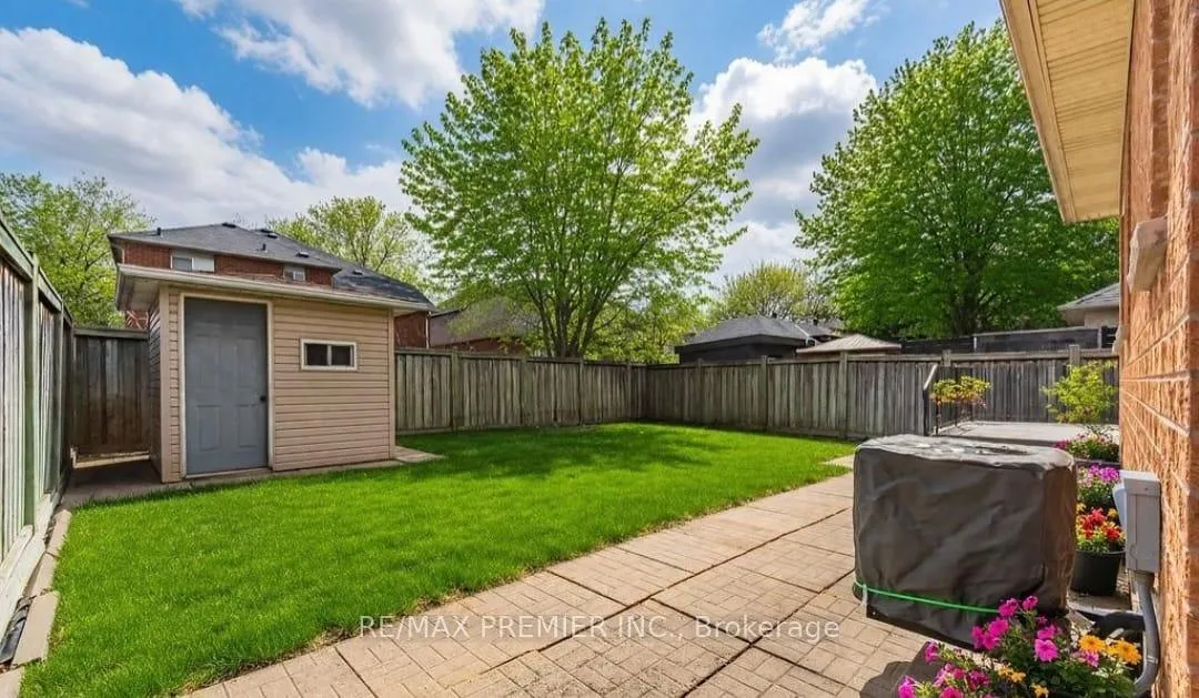 Photo 22 of 23 Amelynn Crescent, Vaughan, Sonoma Heights — HOMEH