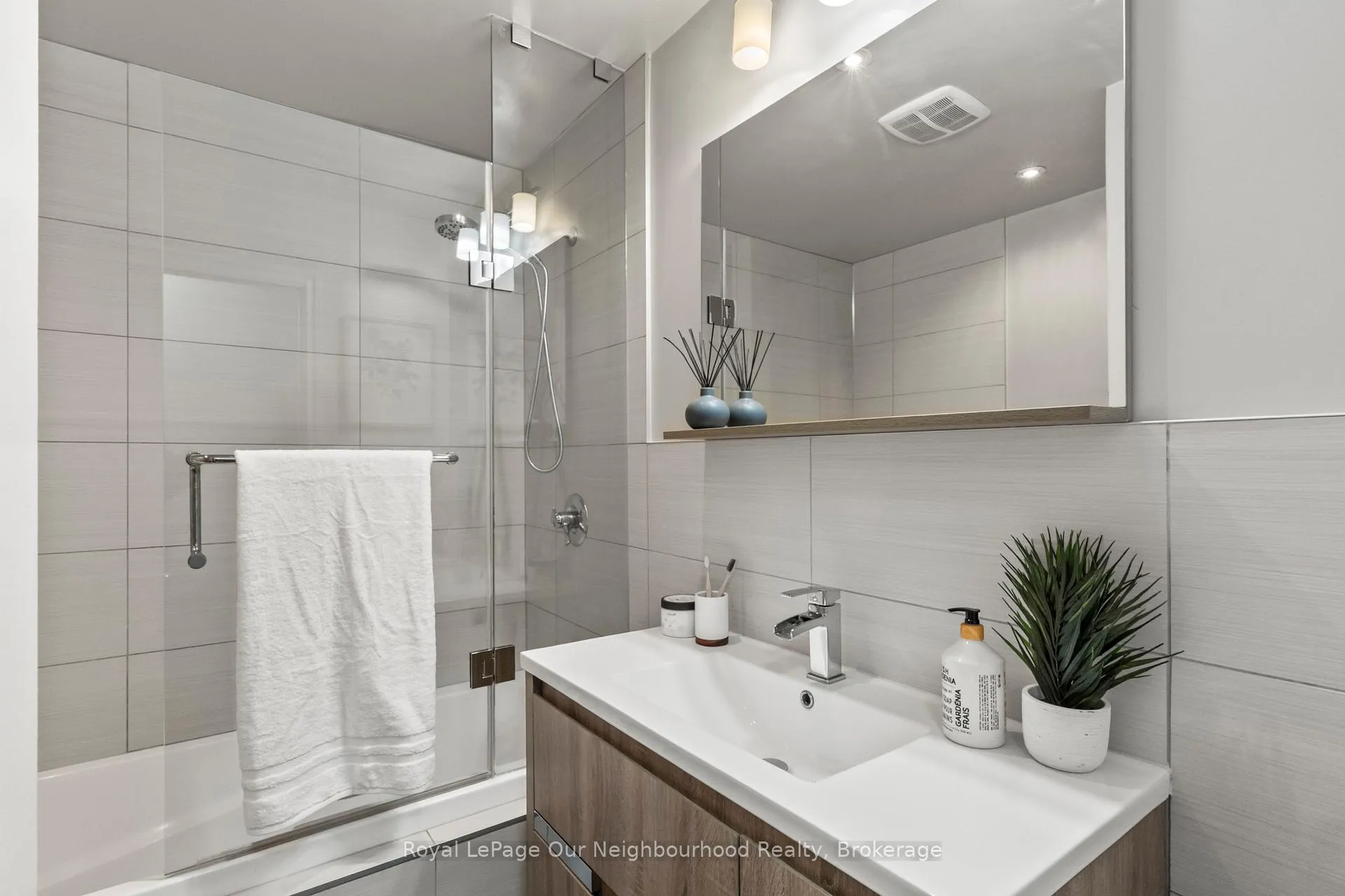 Photo 17 of 1722 Joseph Street, Pickering, Rural Pickering — HOMEH
