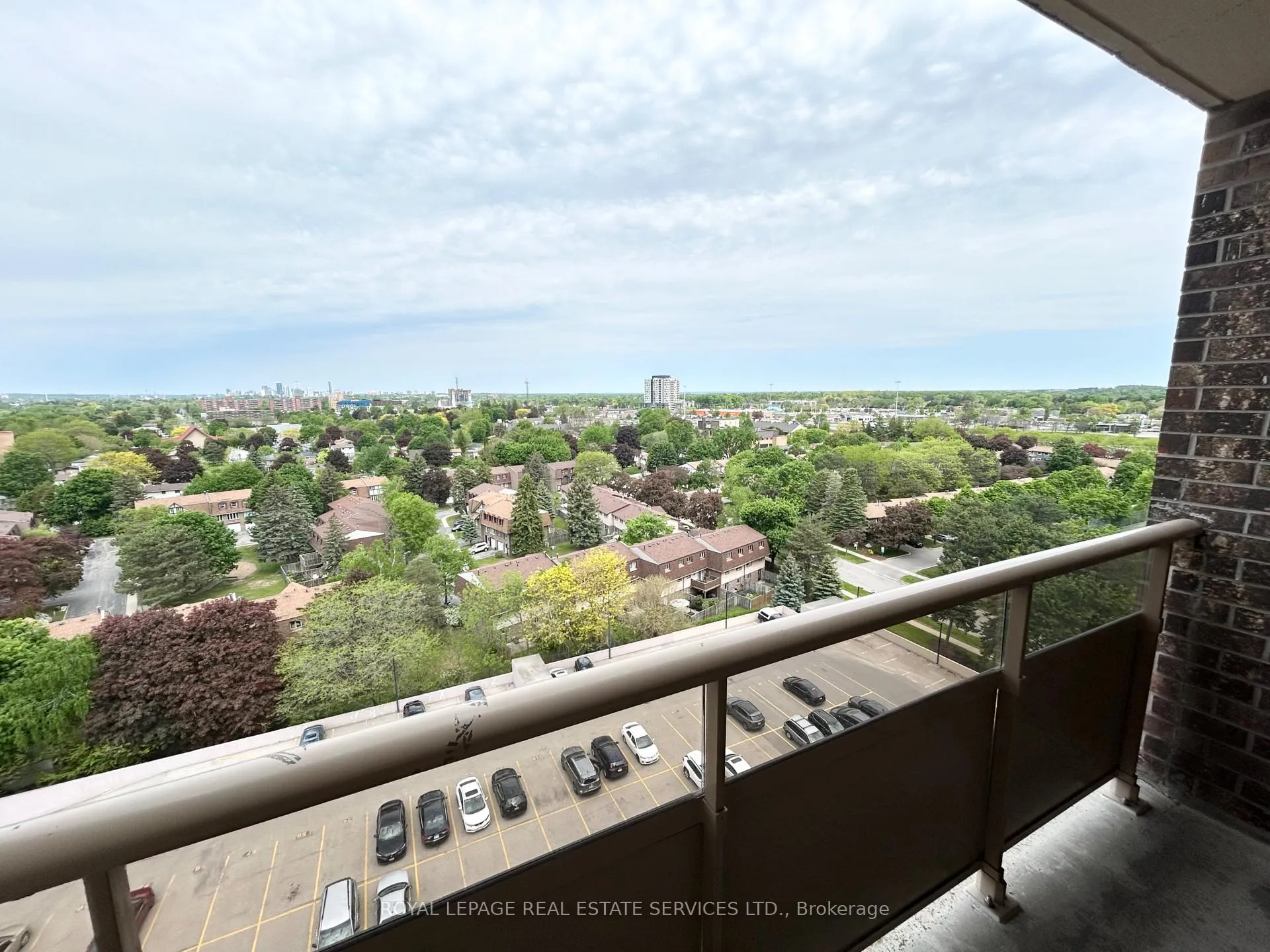 Photo 18 of Unit 1411, 1 Cedarwoods Crescent, Kitchener, Vanier - Kitchener — HOMEH