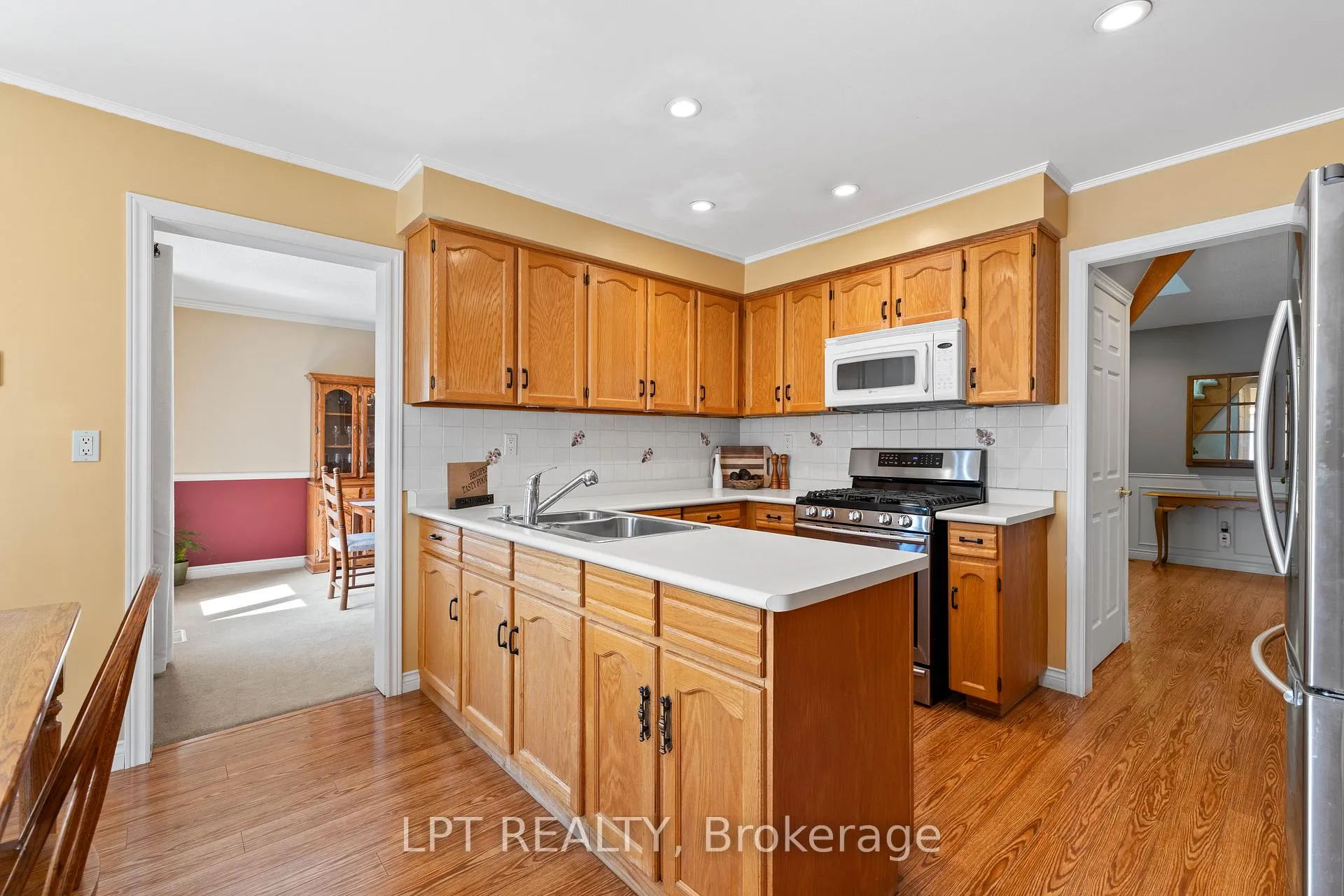 Photo 13 of 112 Doris Crescent, Newmarket, Bristol-London — HOMEH