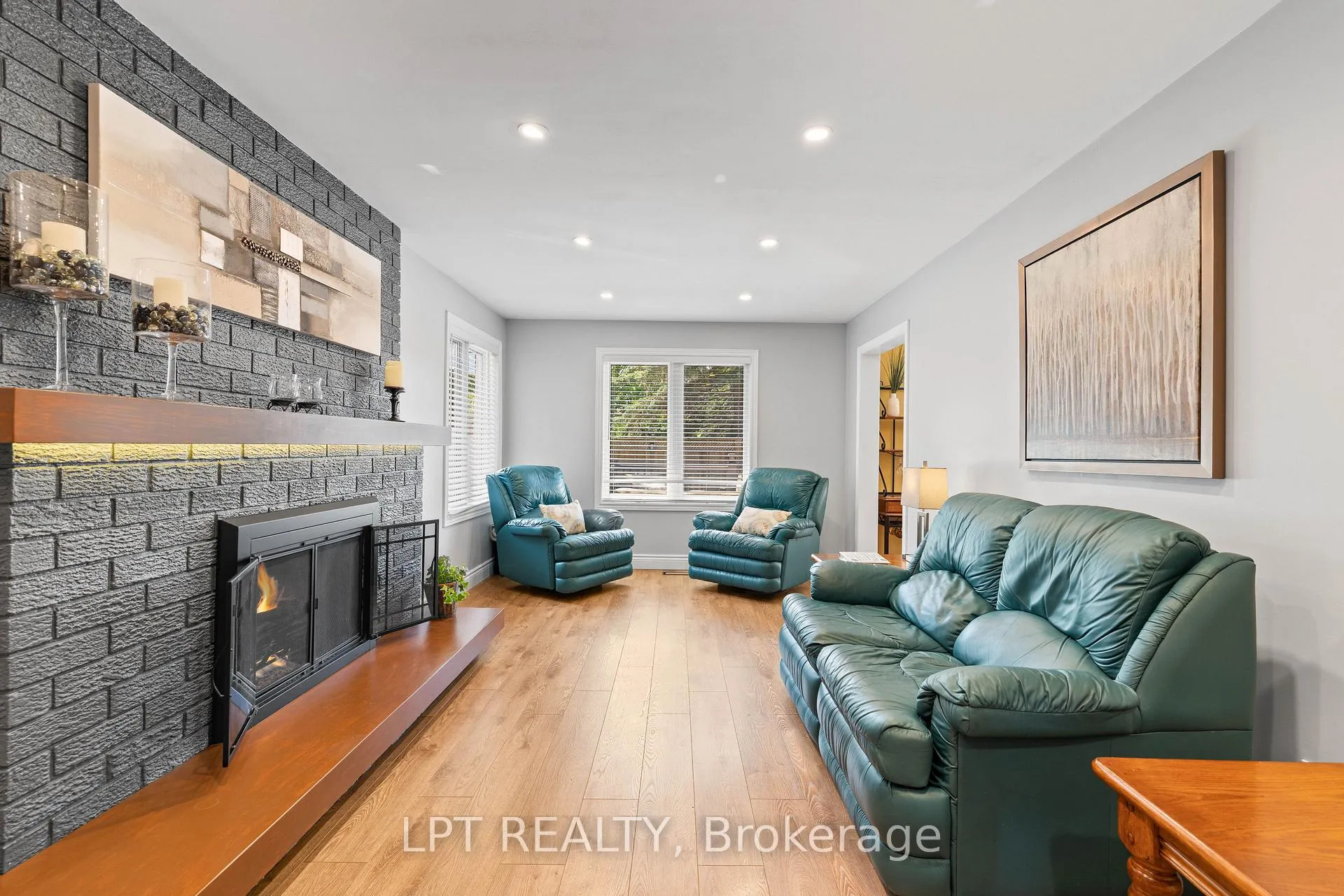 Photo 19 of 112 Doris Crescent, Newmarket, Bristol-London — HOMEH