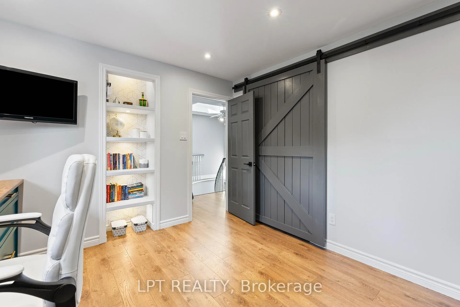 Photo 30 of 112 Doris Crescent, Newmarket, Bristol-London — HOMEH
