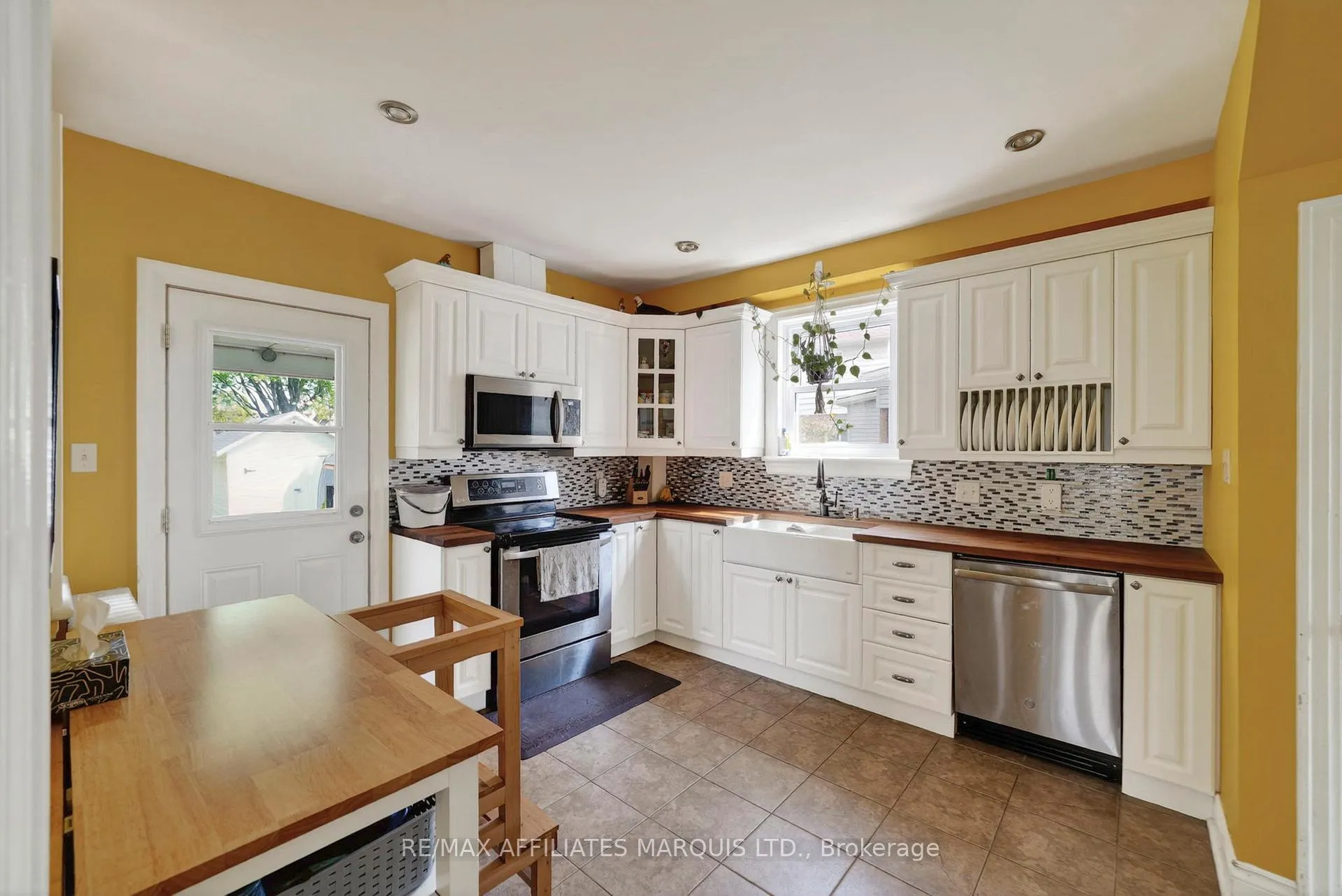 Photo 16 of 111 Fourth Street W, Cornwall — HOMEH