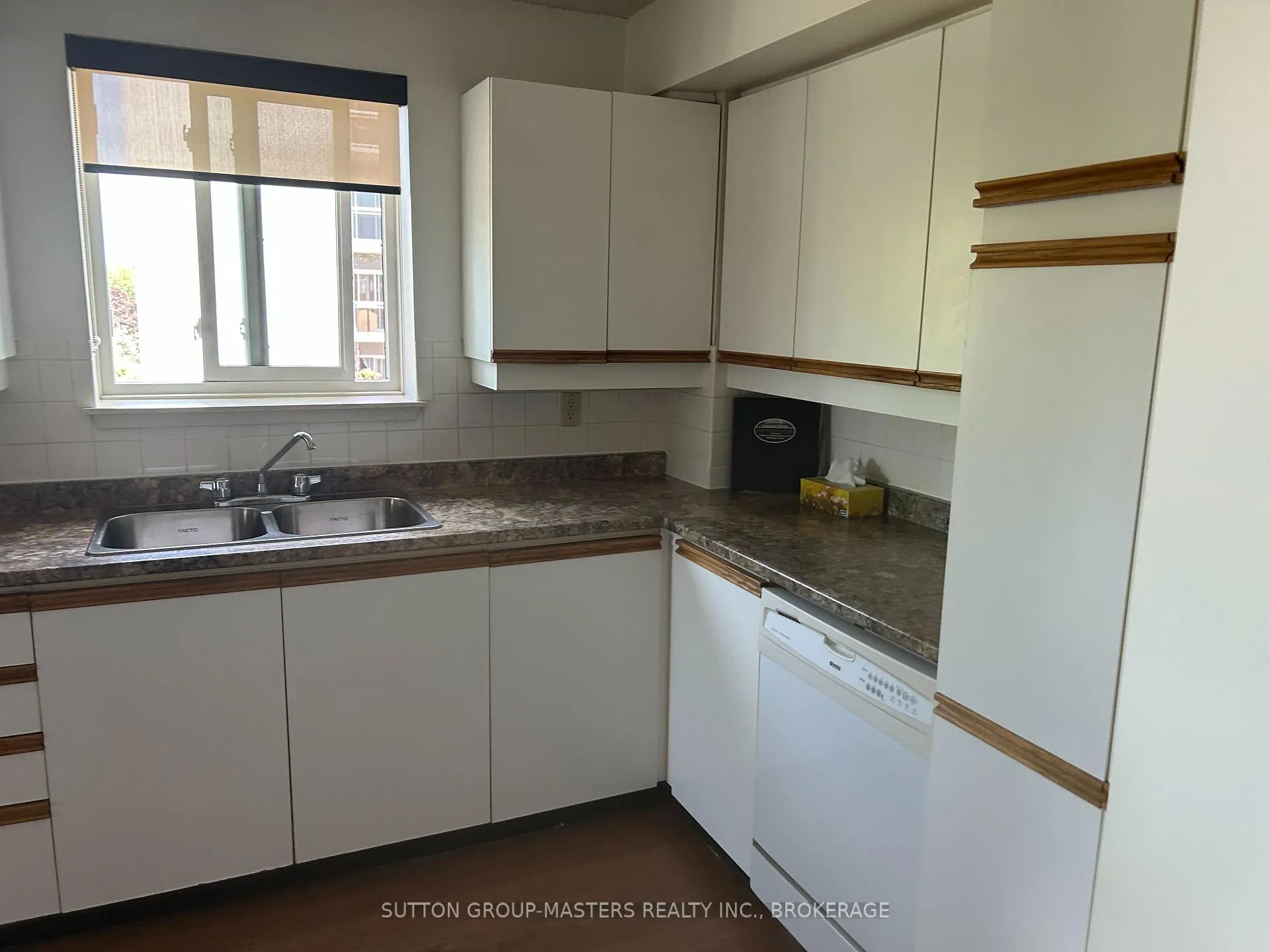 Photo 4 of Unit 405, 257 Bath Road, Kingston, West of Sir John A. Blvd — HOMEH