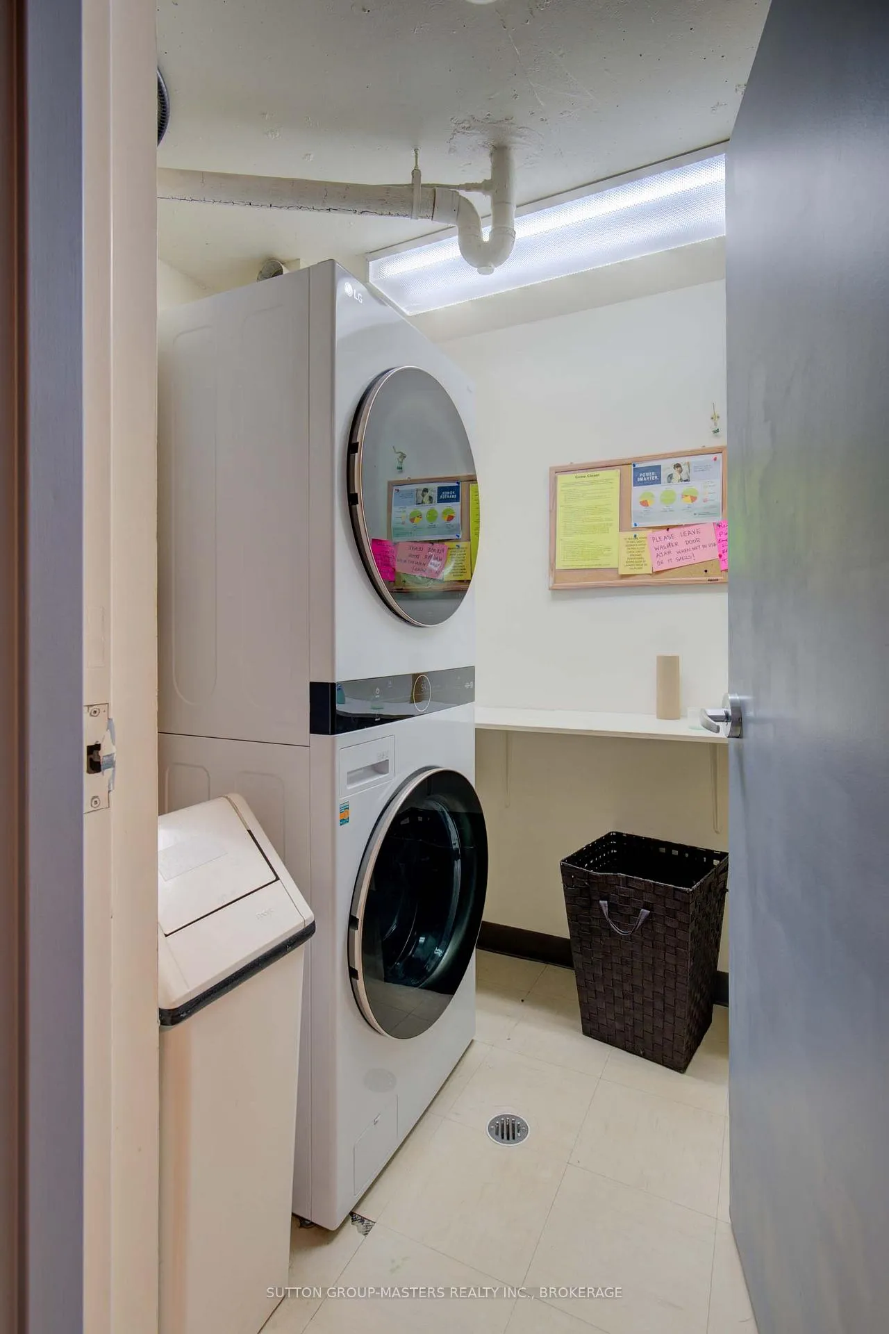 Photo 11 of Unit 405, 257 Bath Road, Kingston, West of Sir John A. Blvd — HOMEH