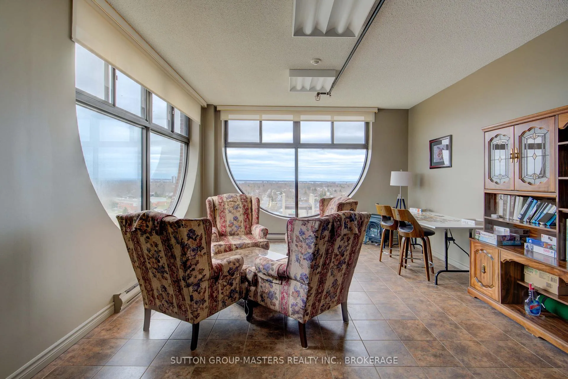 Photo 12 of Unit 405, 257 Bath Road, Kingston, West of Sir John A. Blvd — HOMEH
