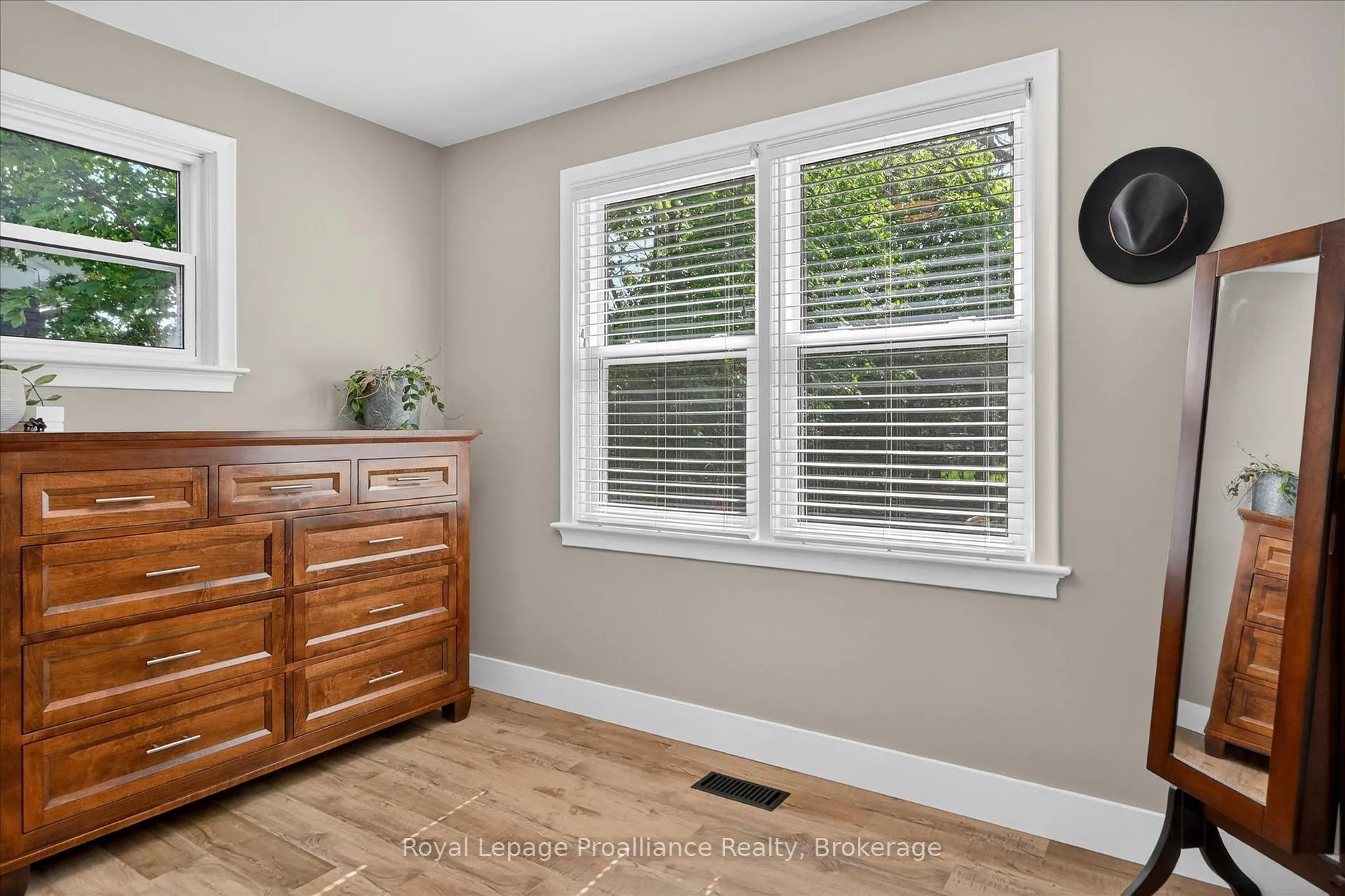 Photo 16 of 129 Goodfellow Road, Peterborough, Otonabee Ward 1 — HOMEH