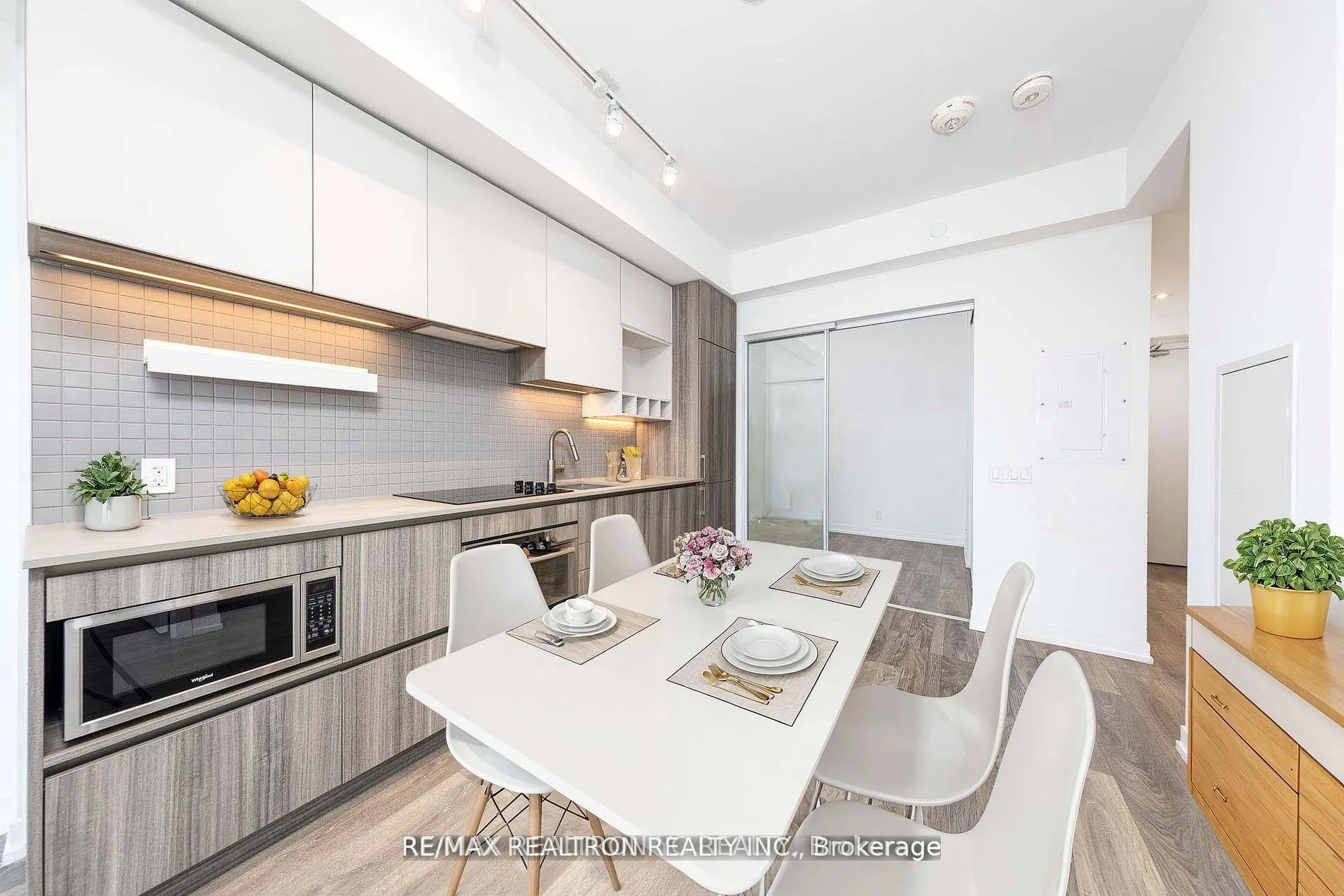 Photo 2 of Unit 1106, 5 Buttermill Avenue, Vaughan, Vaughan Corporate Centre — HOMEH
