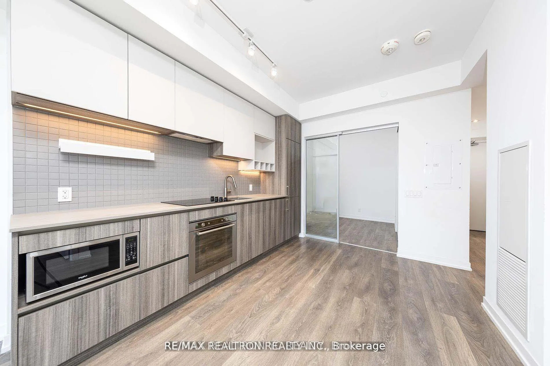 Photo 3 of Unit 1106, 5 Buttermill Avenue, Vaughan, Vaughan Corporate Centre — HOMEH
