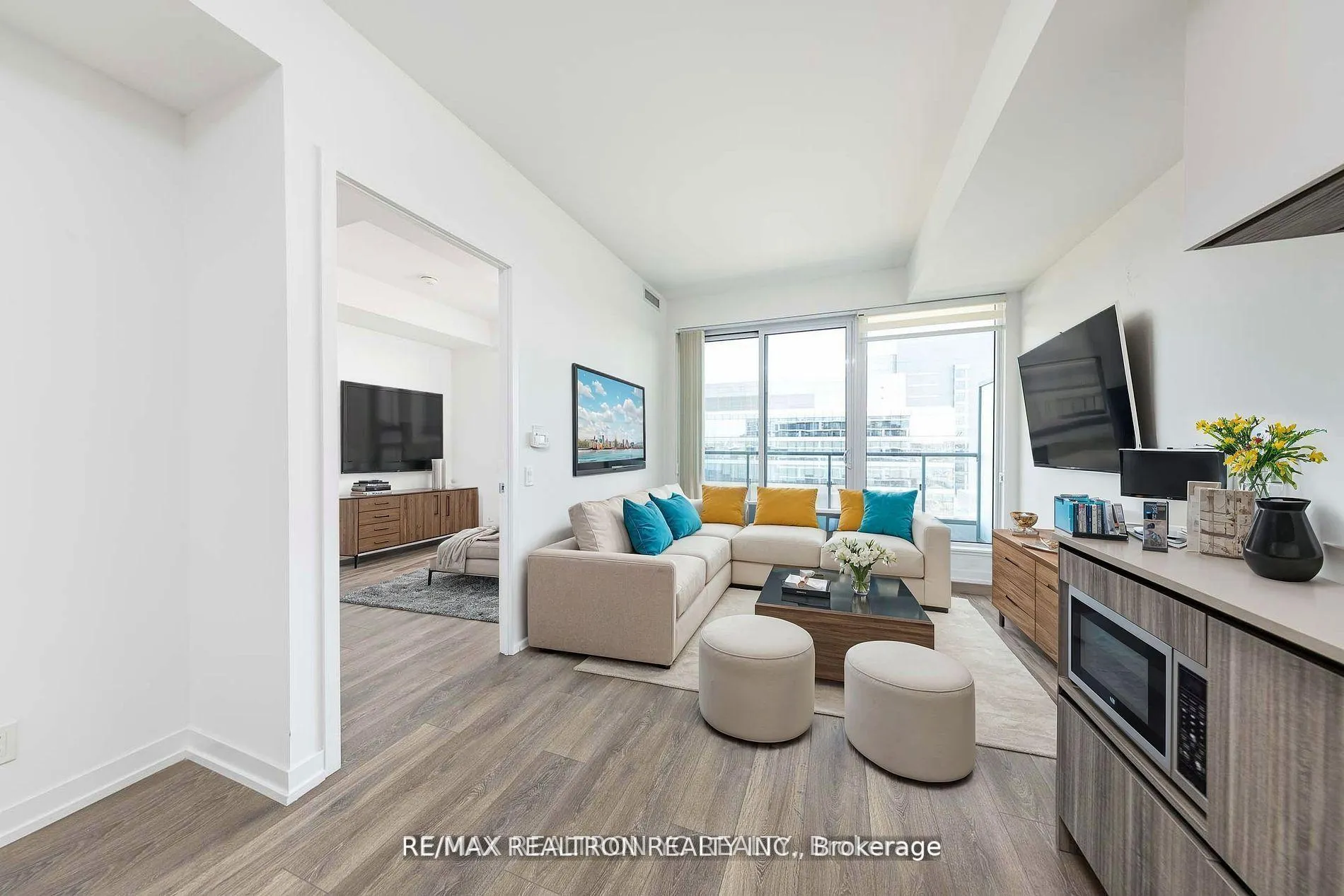 Photo 4 of Unit 1106, 5 Buttermill Avenue, Vaughan, Vaughan Corporate Centre — HOMEH