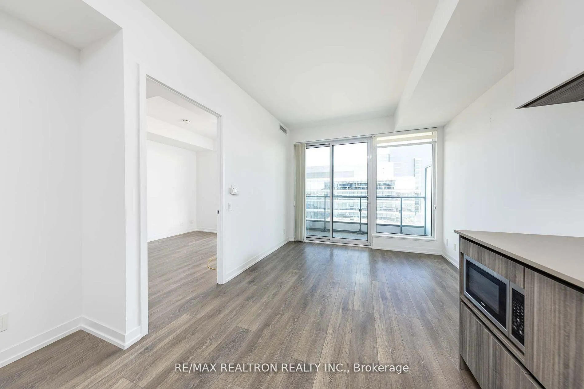 Photo 5 of Unit 1106, 5 Buttermill Avenue, Vaughan, Vaughan Corporate Centre — HOMEH