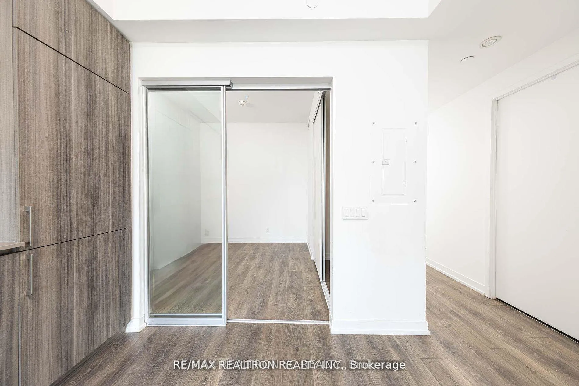 Photo 9 of Unit 1106, 5 Buttermill Avenue, Vaughan, Vaughan Corporate Centre — HOMEH