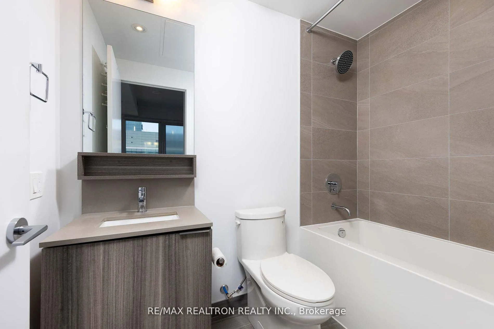 Photo 15 of Unit 1106, 5 Buttermill Avenue, Vaughan, Vaughan Corporate Centre — HOMEH