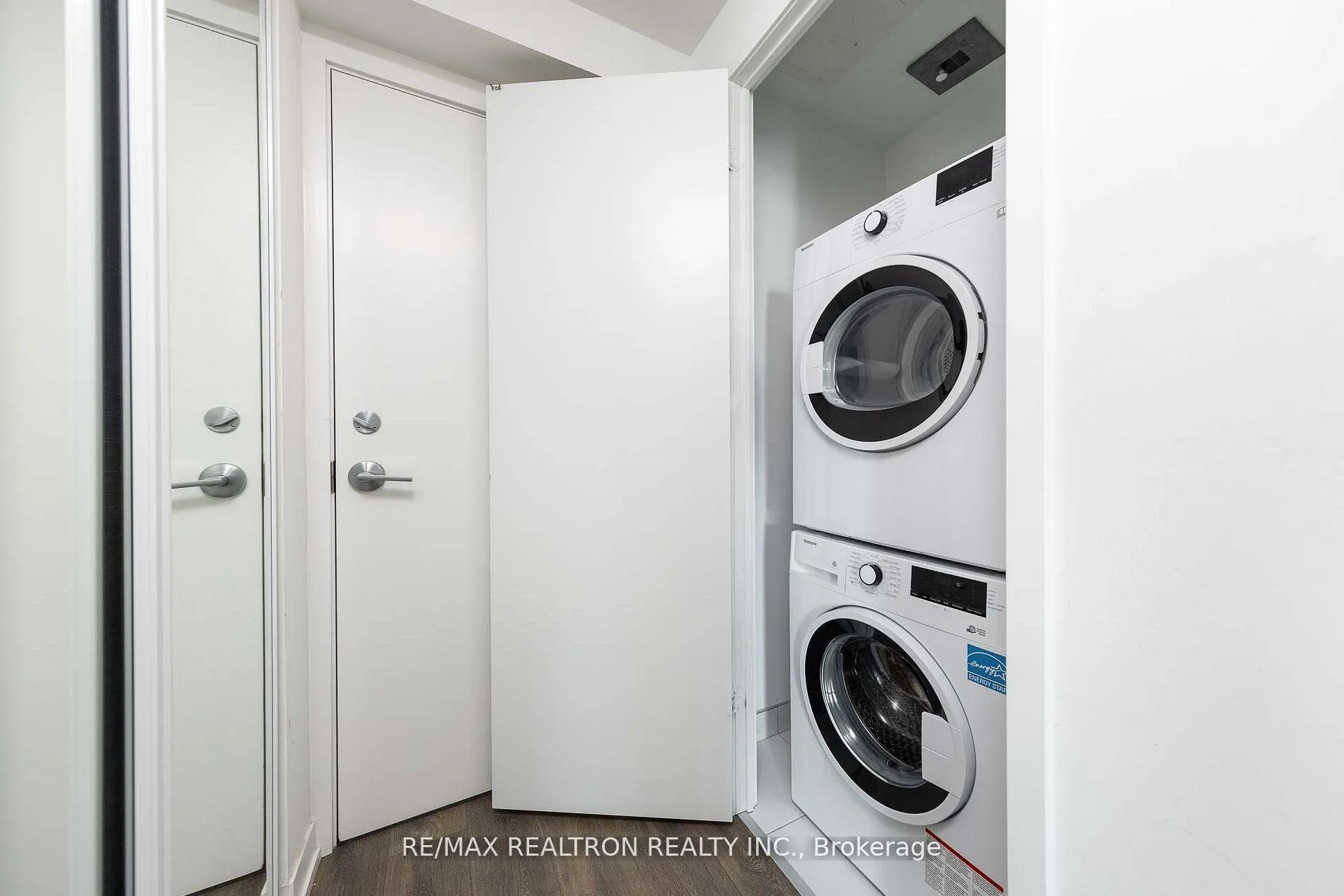 Photo 17 of Unit 1106, 5 Buttermill Avenue, Vaughan, Vaughan Corporate Centre — HOMEH