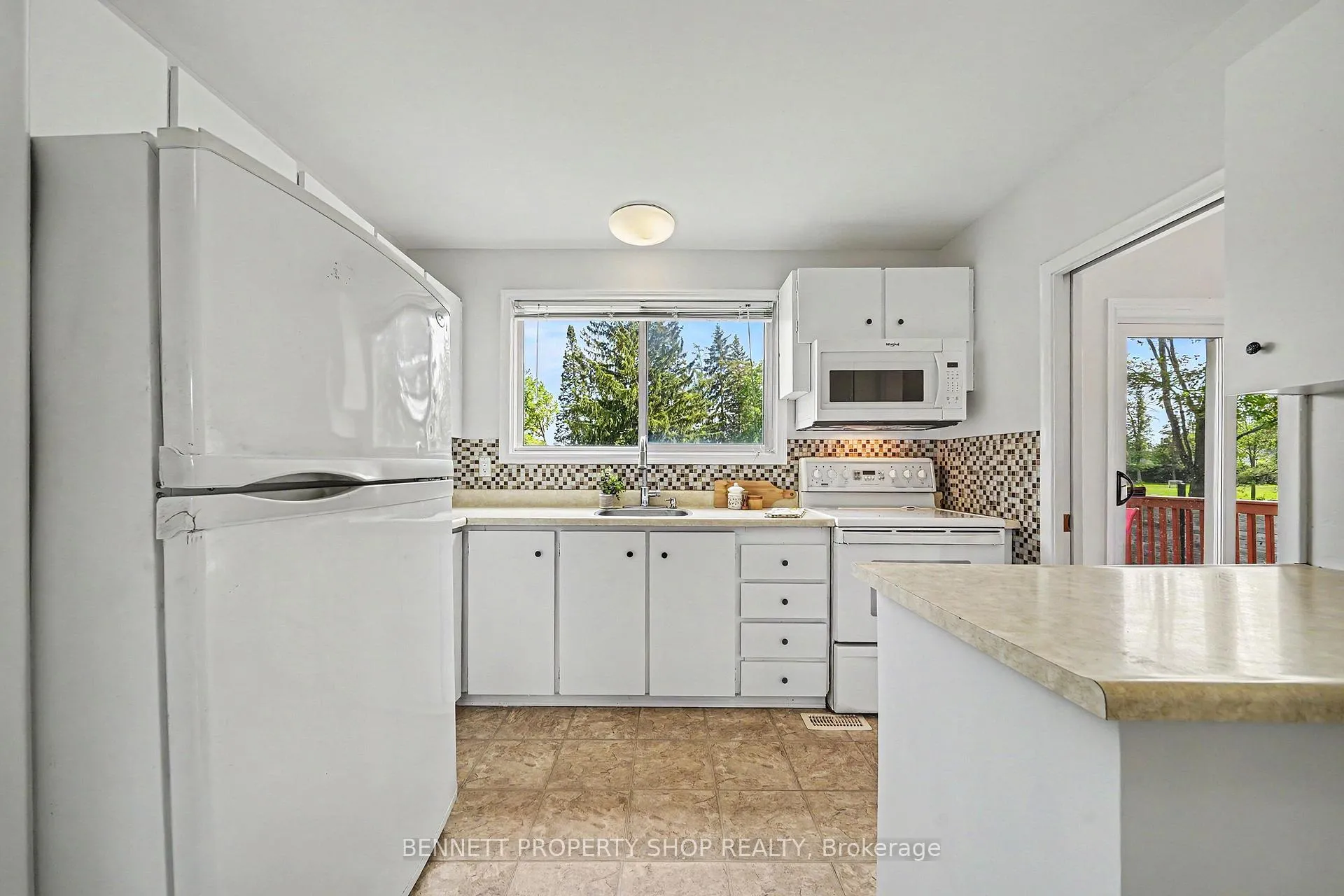 Photo 11 of 30 Corkstown Road, Ottawa, Lakeview Park — HOMEH