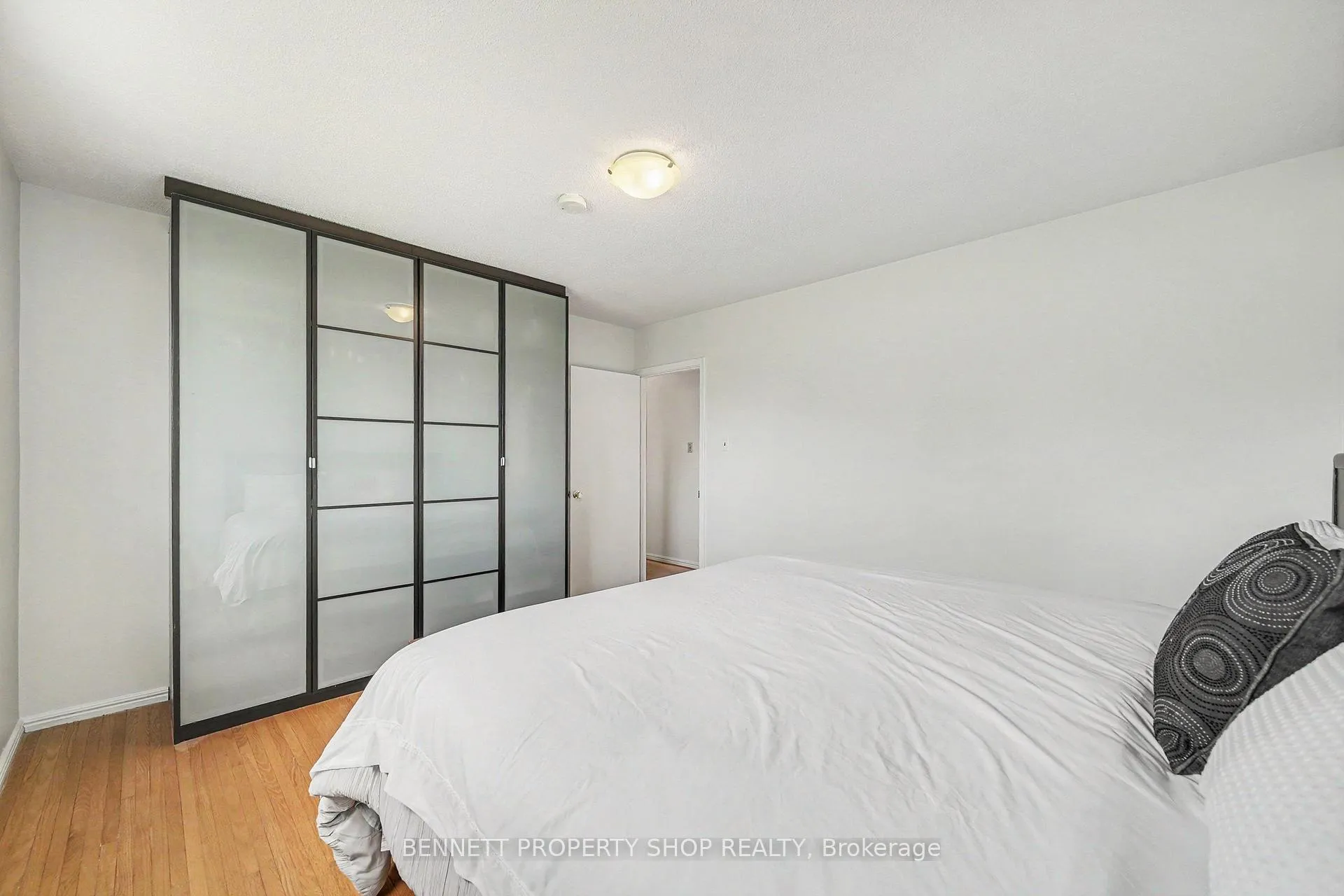 Photo 15 of 30 Corkstown Road, Ottawa, Lakeview Park — HOMEH