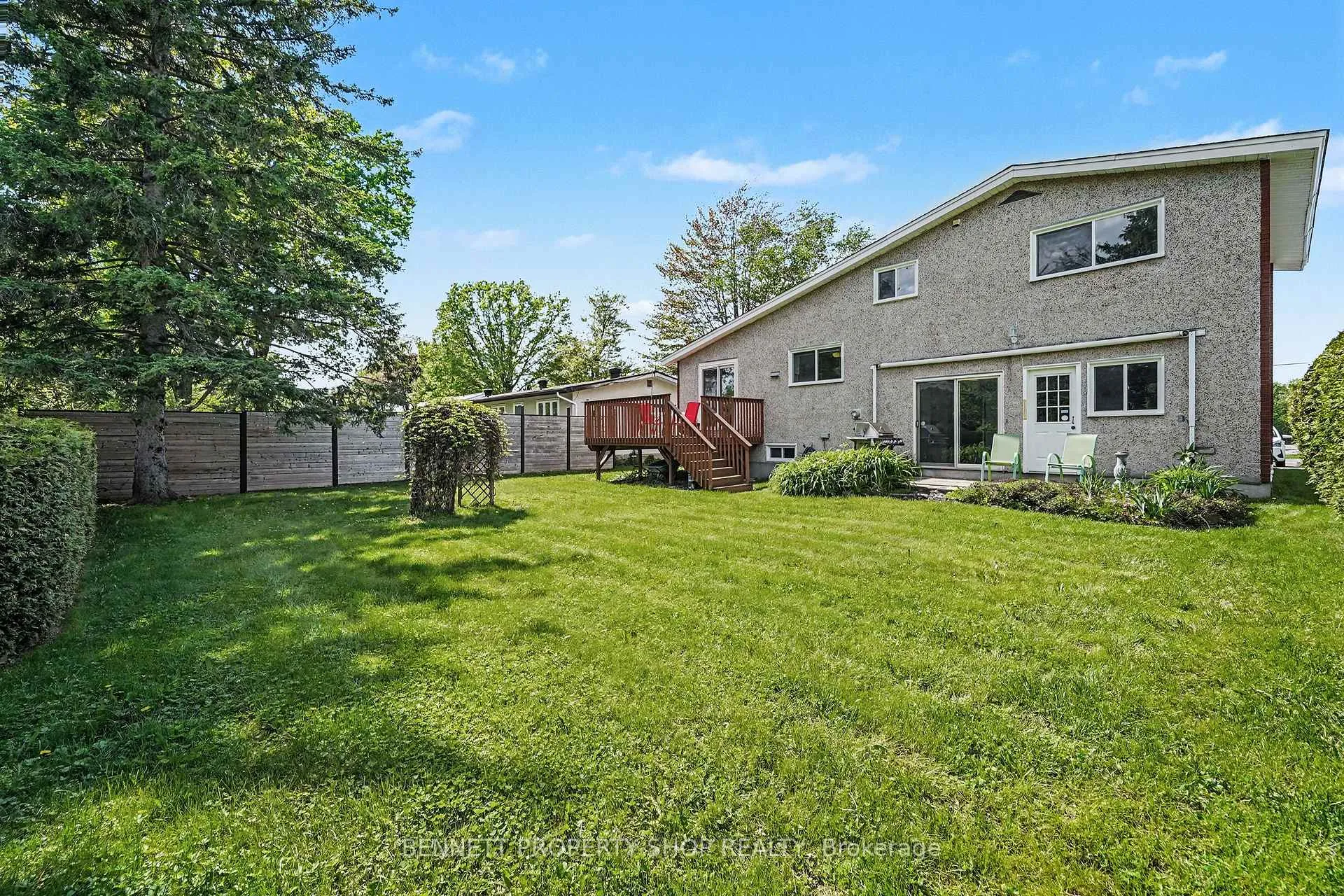 Photo 23 of 30 Corkstown Road, Ottawa, Lakeview Park — HOMEH