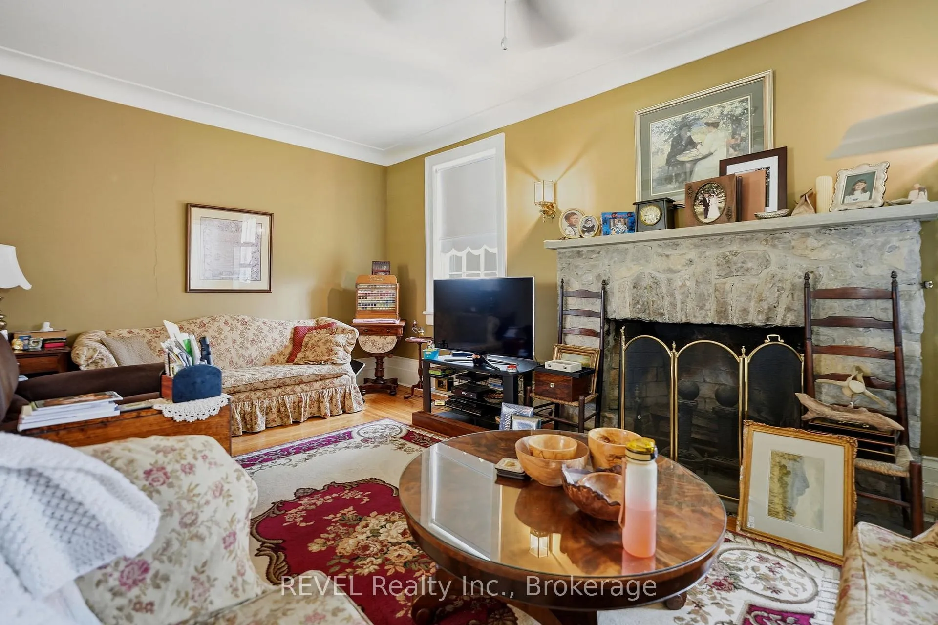 Photo 12 of 2376 Centre Street, Thorold, Allanburg/Thorold South — HOMEH
