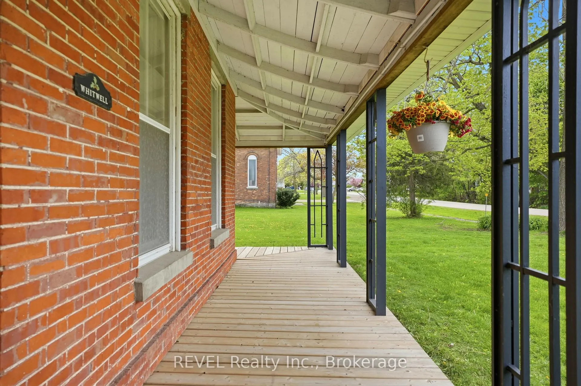 Photo 17 of 2376 Centre Street, Thorold, Allanburg/Thorold South — HOMEH