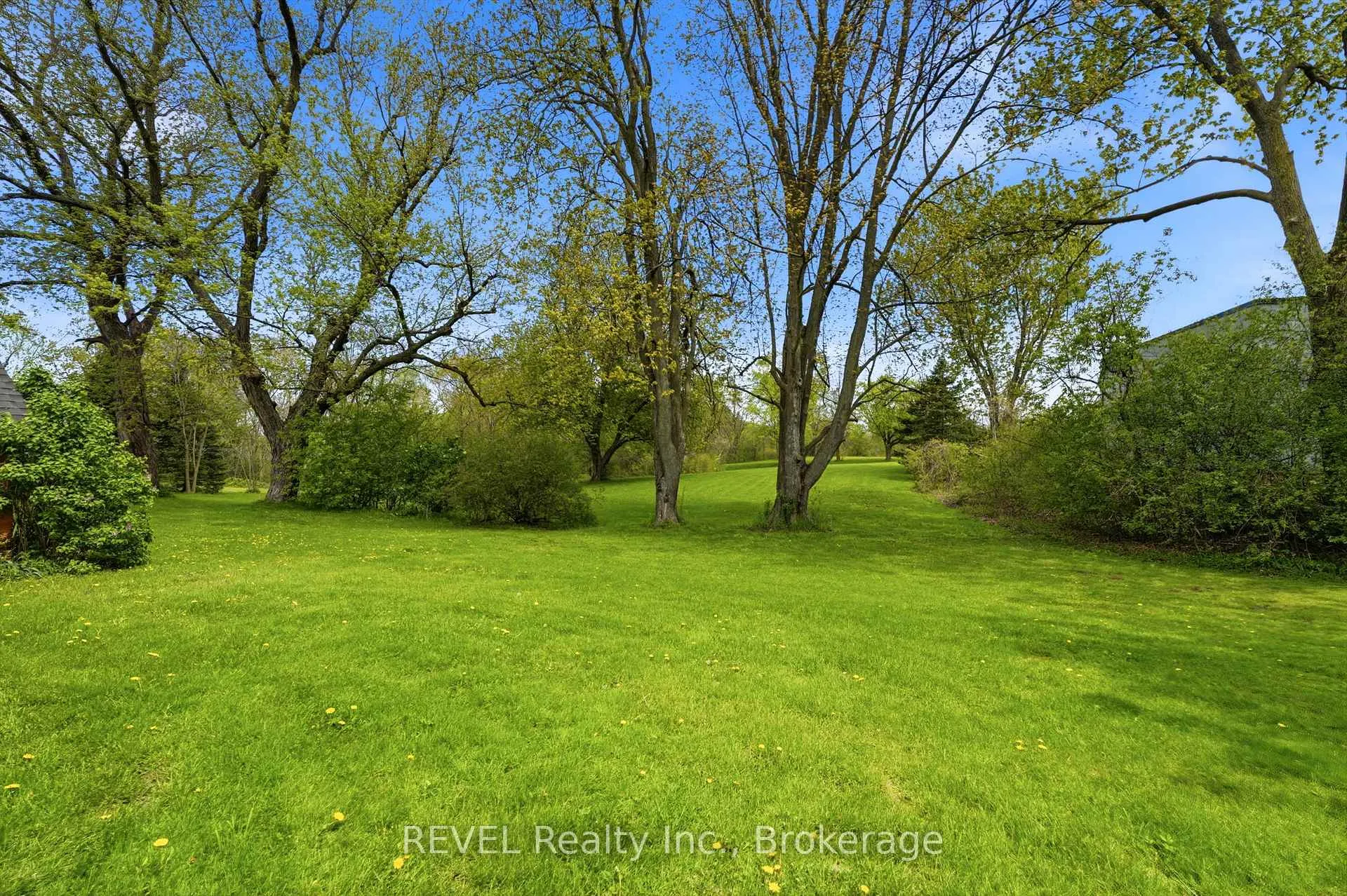 Photo 27 of 2376 Centre Street, Thorold, Allanburg/Thorold South — HOMEH