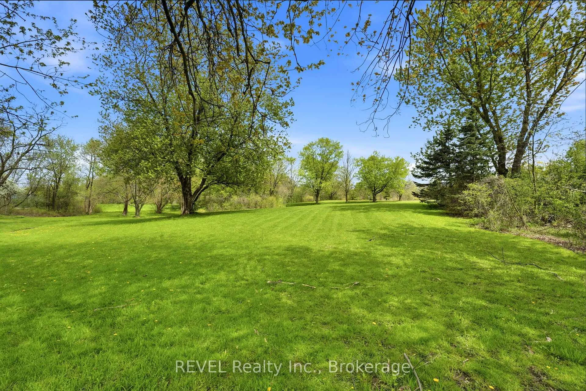 Photo 28 of 2376 Centre Street, Thorold, Allanburg/Thorold South — HOMEH