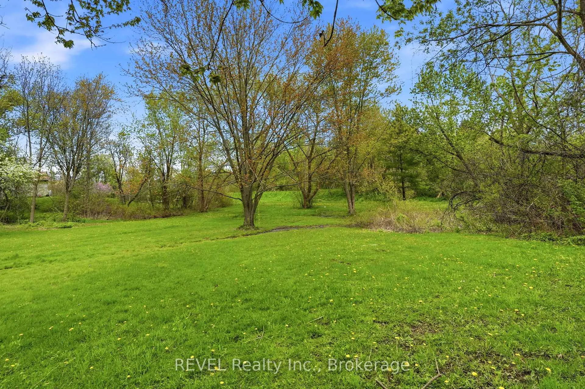 Photo 30 of 2376 Centre Street, Thorold, Allanburg/Thorold South — HOMEH